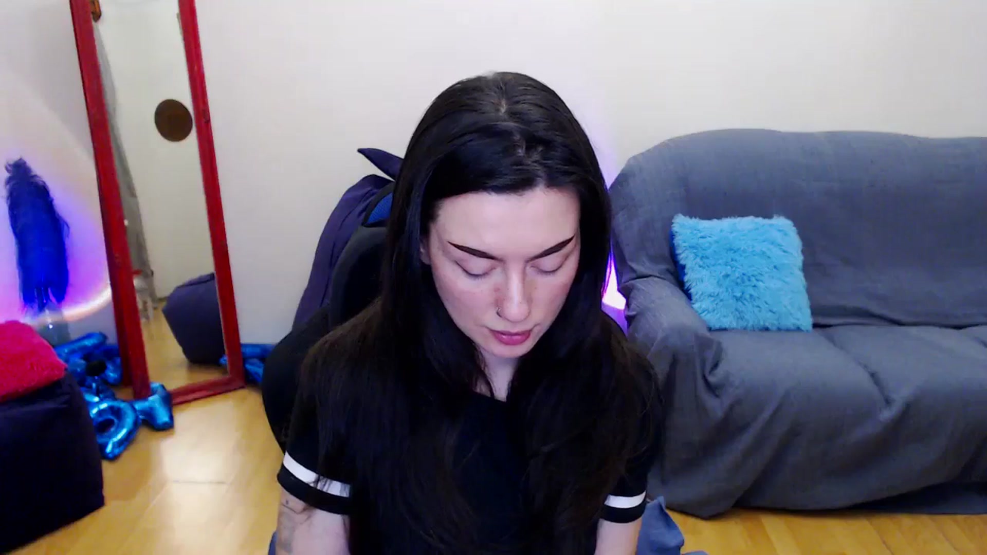 Gallery image thumbnail from Takemecloser's myfreecams stream on, 12/20/2023, 06:49 image 17 of 20