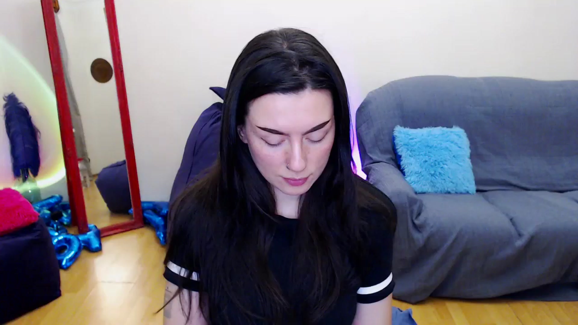 Gallery image thumbnail from Takemecloser's myfreecams stream on, 12/20/2023, 06:49 image 16 of 20