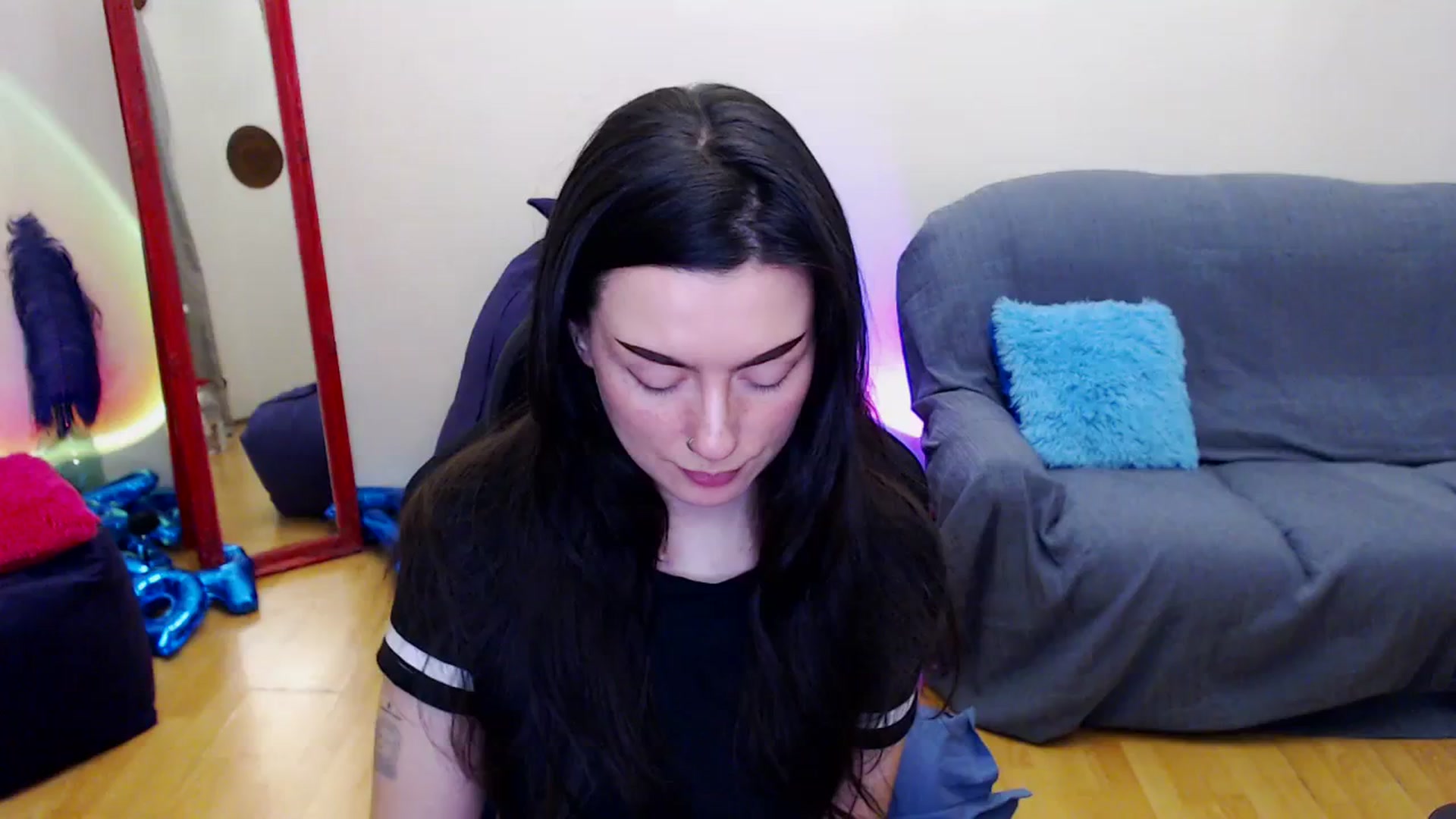 Gallery image thumbnail from Takemecloser's myfreecams stream on, 12/20/2023, 06:49 image 10 of 20