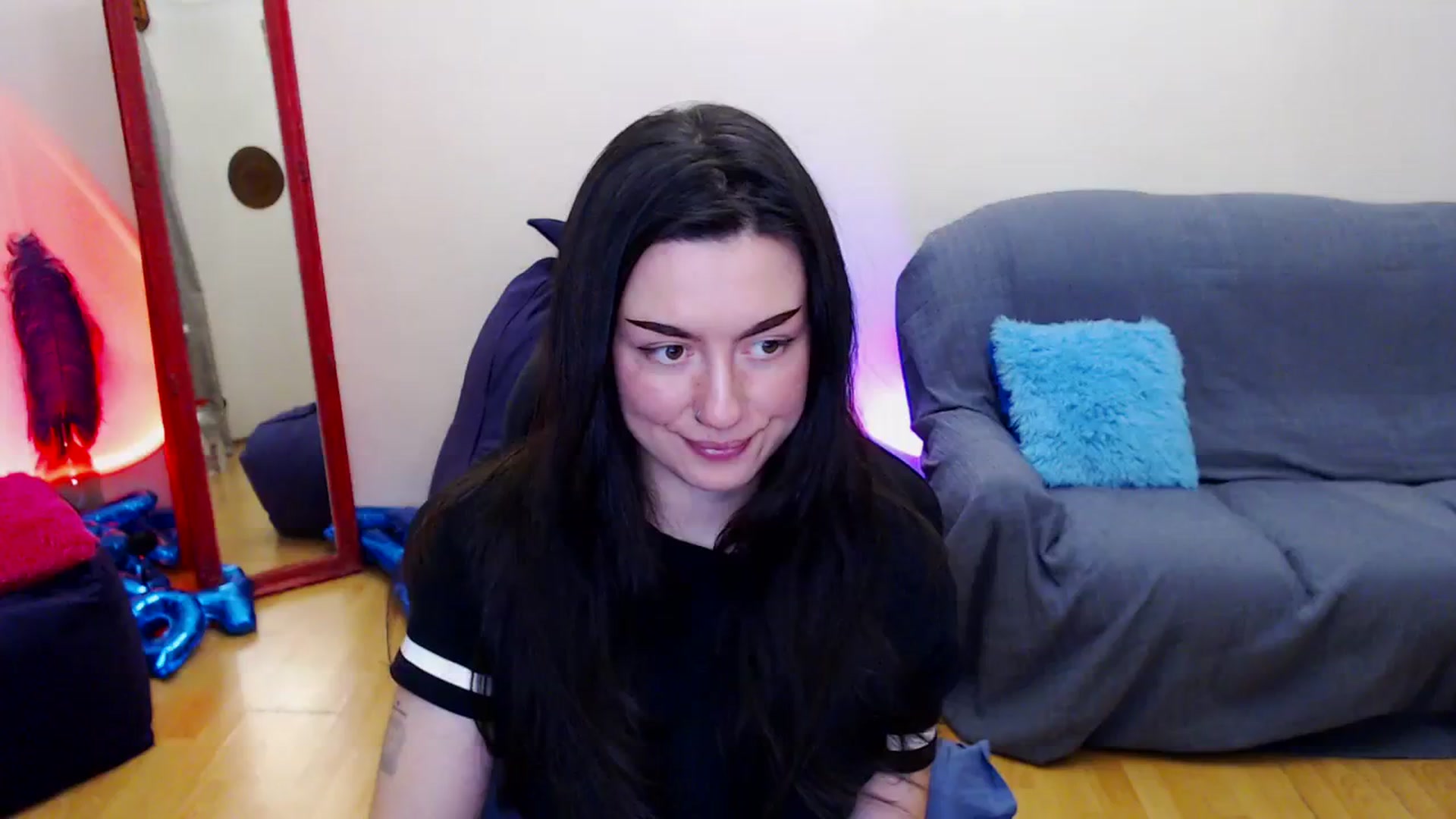 Gallery image thumbnail from Takemecloser's myfreecams stream on, 12/20/2023, 06:49 image 18 of 20