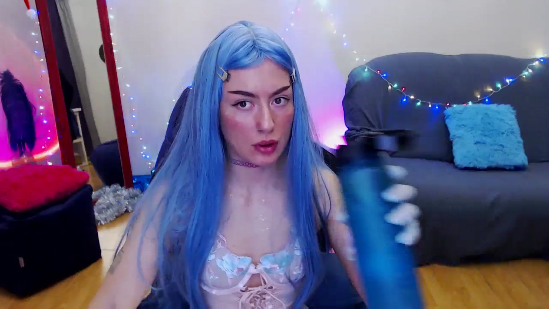 Gallery image thumbnail from Takemecloser's myfreecams stream on, 12/24/2023, 17:06 image 13 of 20