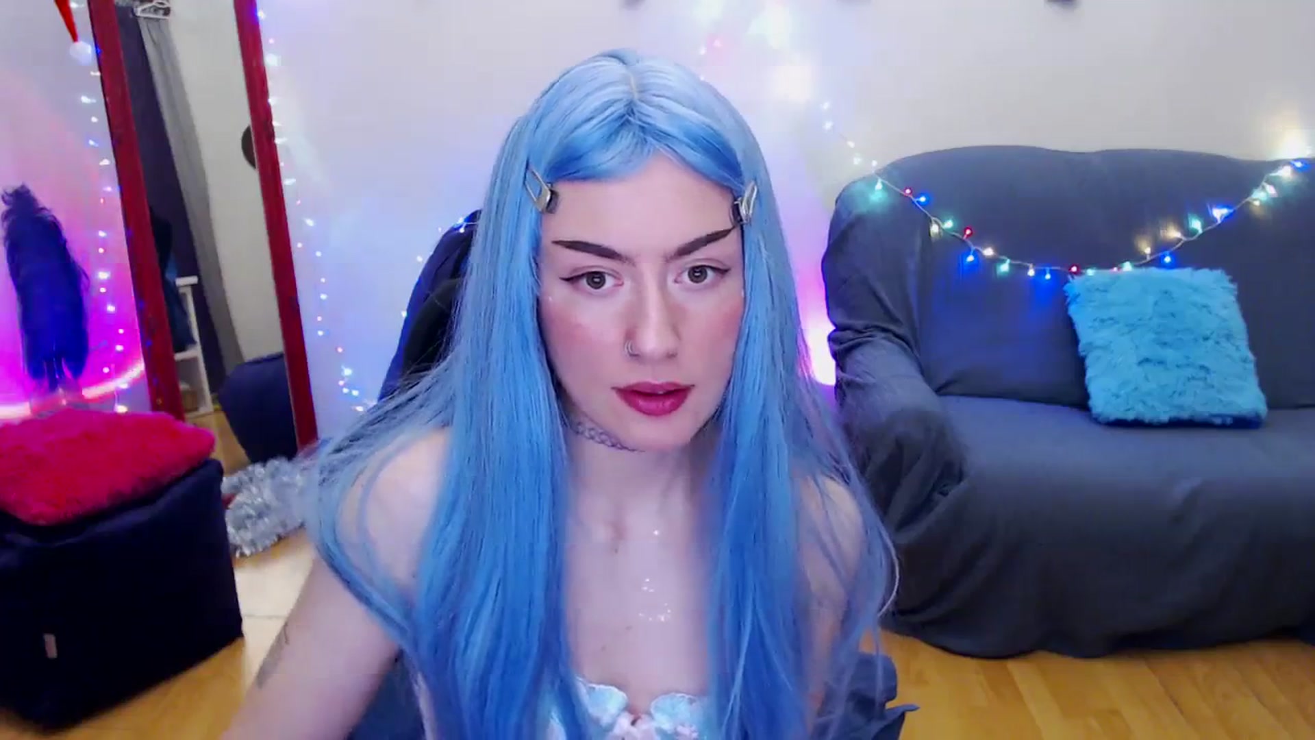 Gallery image thumbnail from Takemecloser's myfreecams stream on, 12/24/2023, 17:06 image 3 of 20
