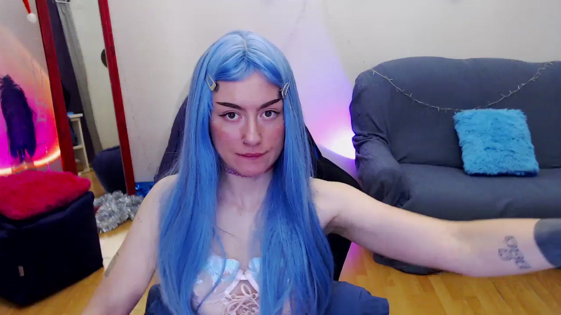 Gallery image thumbnail from Takemecloser's myfreecams stream on, 12/24/2023, 17:06 image 15 of 20
