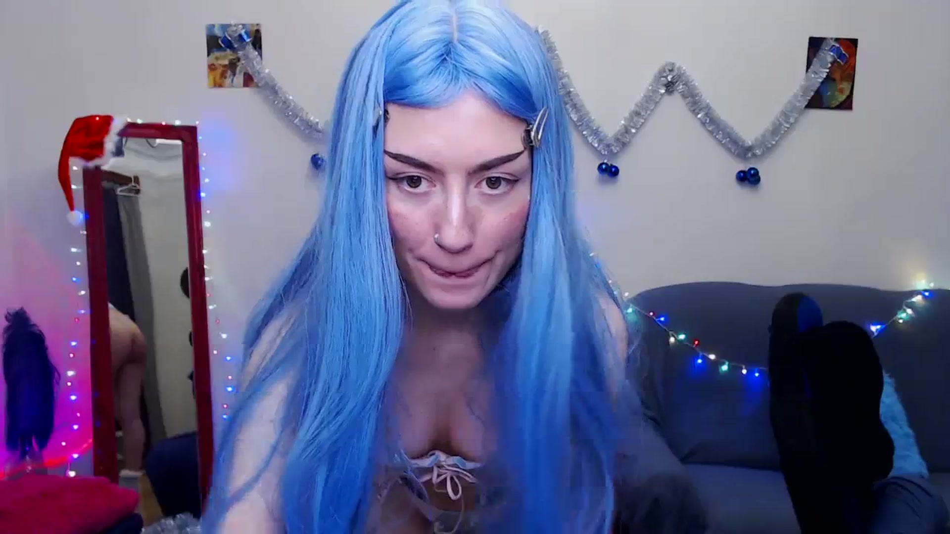 Gallery image thumbnail from Takemecloser's myfreecams stream on, 12/24/2023, 17:06 image 7 of 20