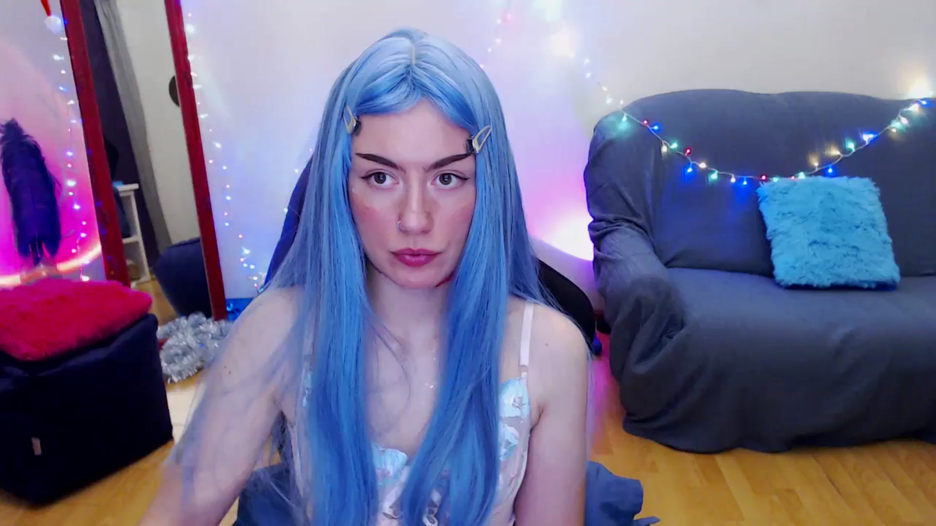 Gallery image thumbnail from Takemecloser's myfreecams stream on, 12/24/2023, 17:06 image 14 of 20