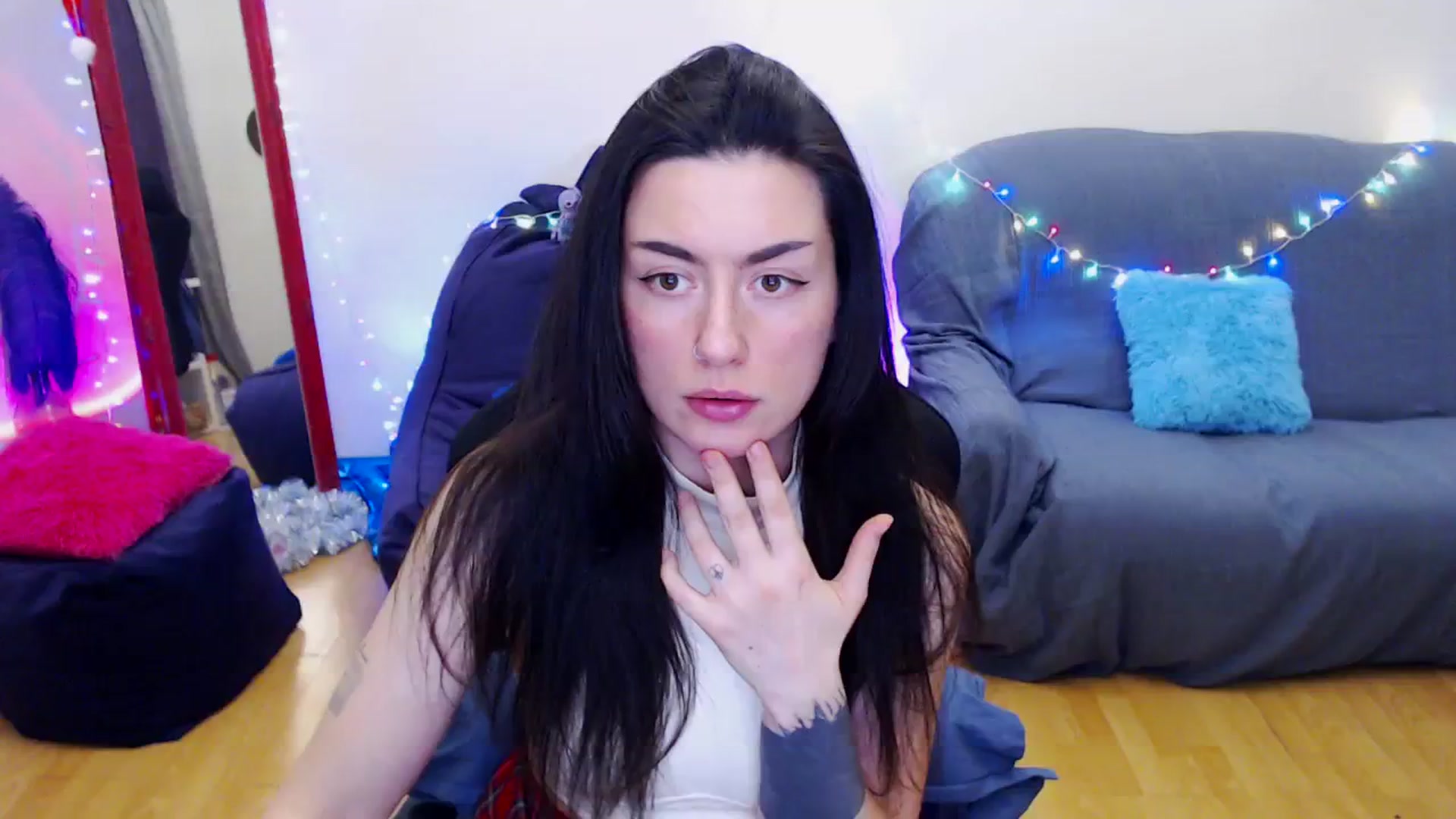 Gallery image thumbnail from Takemecloser's myfreecams stream on, 12/30/2023, 17:43 image 7 of 20