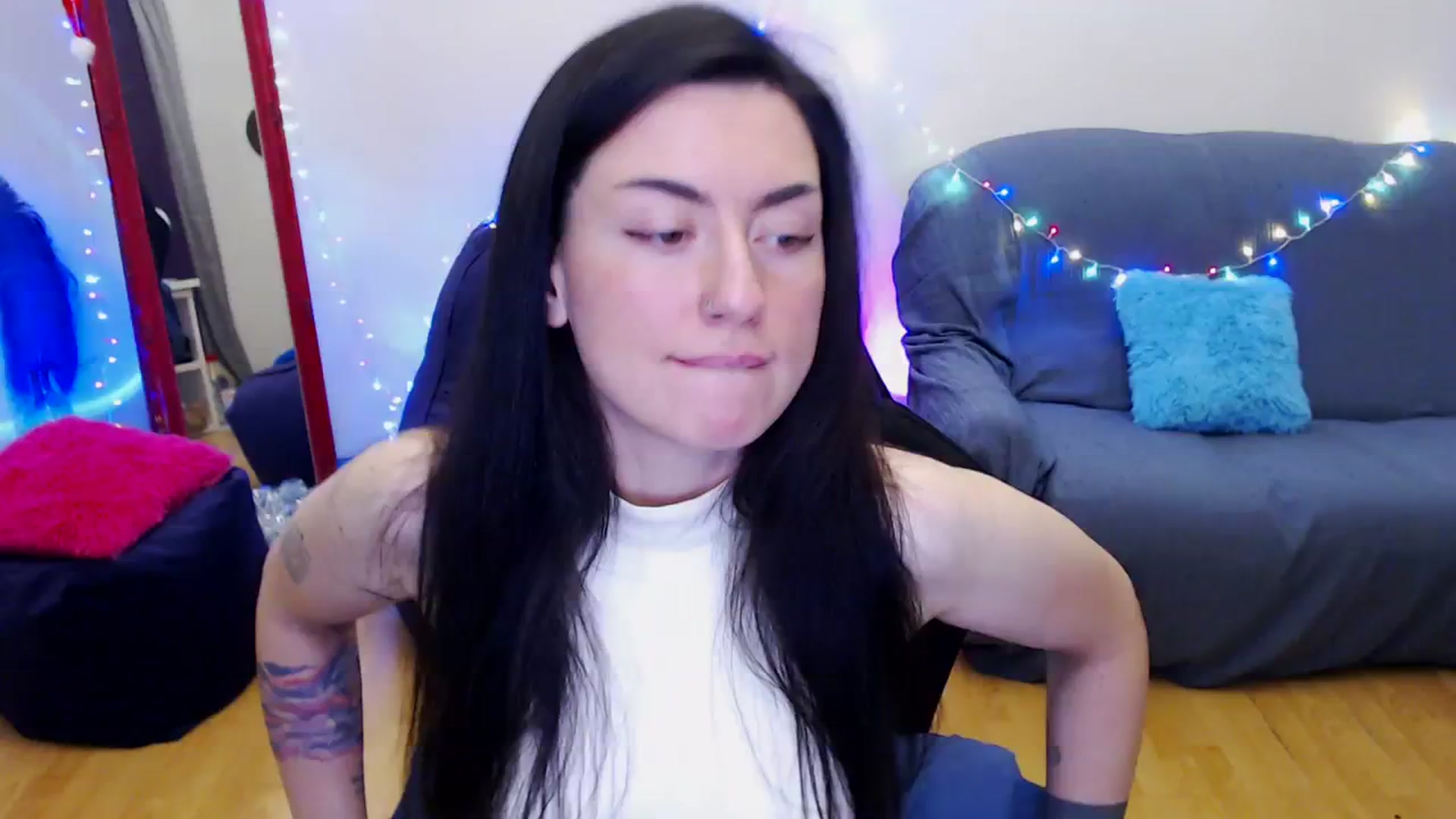 Gallery image thumbnail from Takemecloser's myfreecams stream on, 12/30/2023, 17:43 image 20 of 20