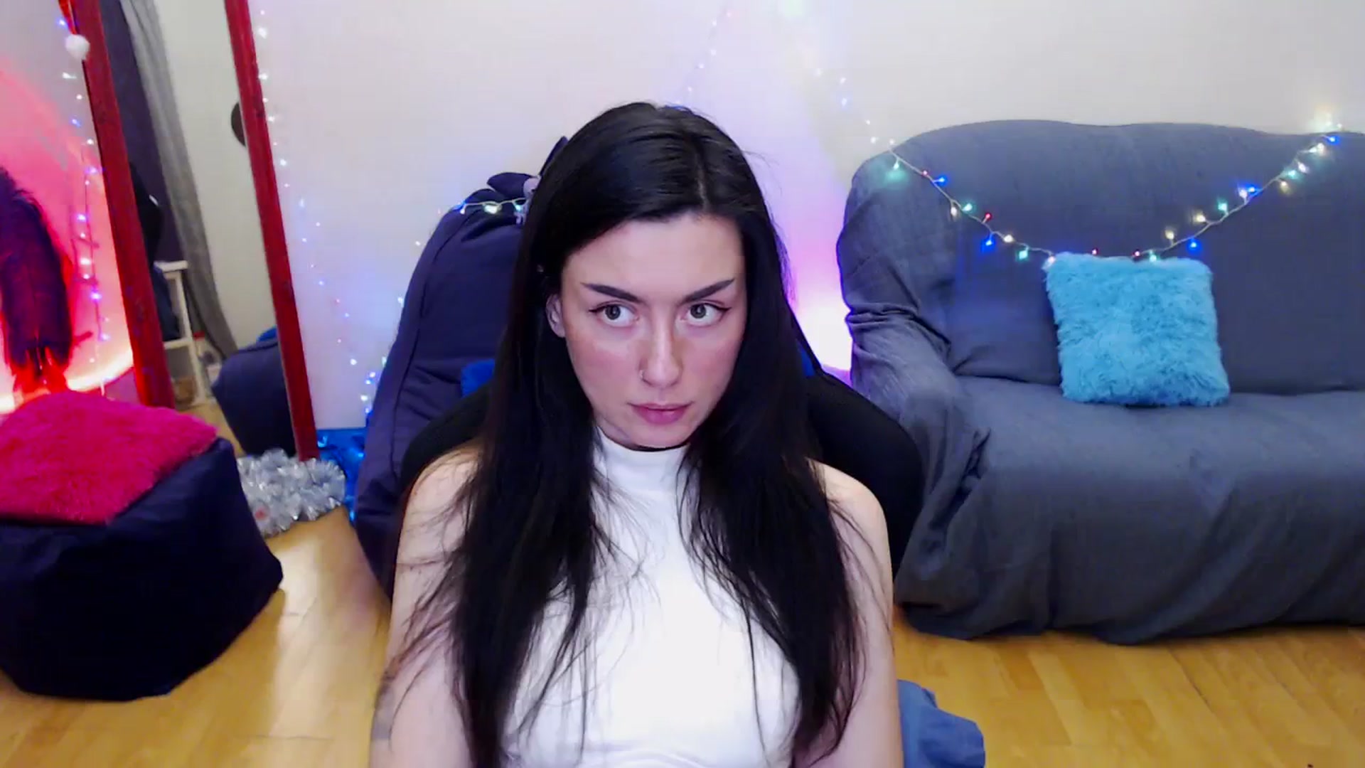 Gallery image thumbnail from Takemecloser's myfreecams stream on, 12/30/2023, 17:43 image 16 of 20