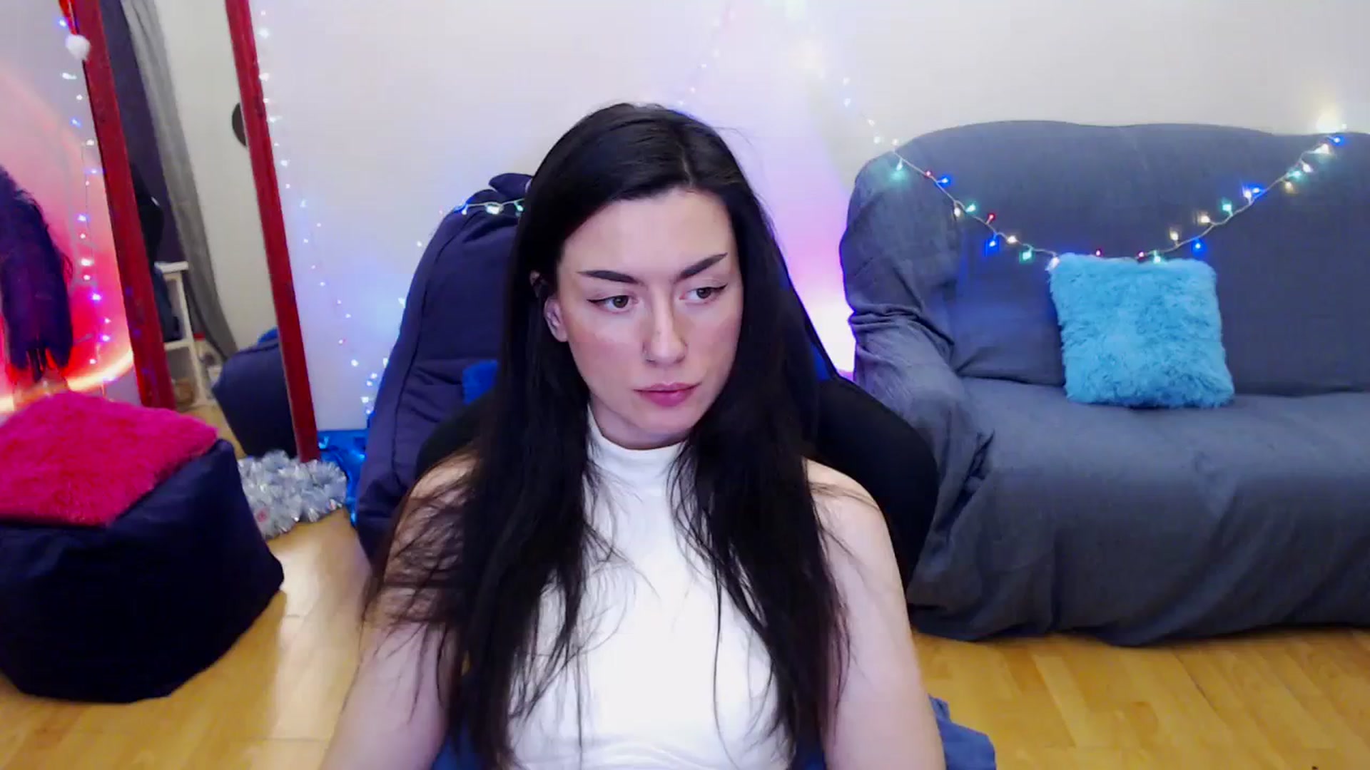 Gallery image thumbnail from Takemecloser's myfreecams stream on, 12/30/2023, 17:43 image 14 of 20