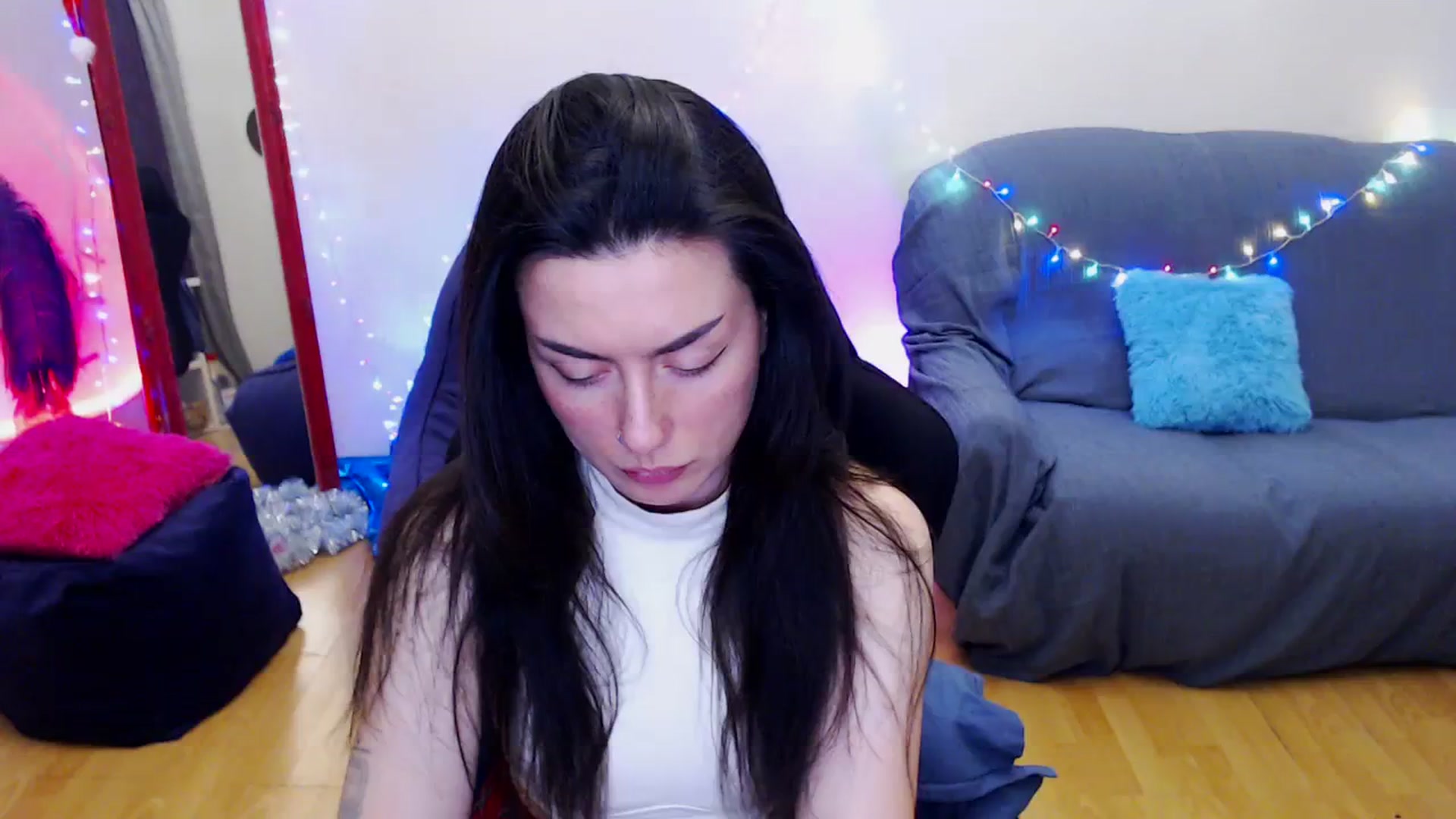 Gallery image thumbnail from Takemecloser's myfreecams stream on, 12/30/2023, 17:43 image 6 of 20