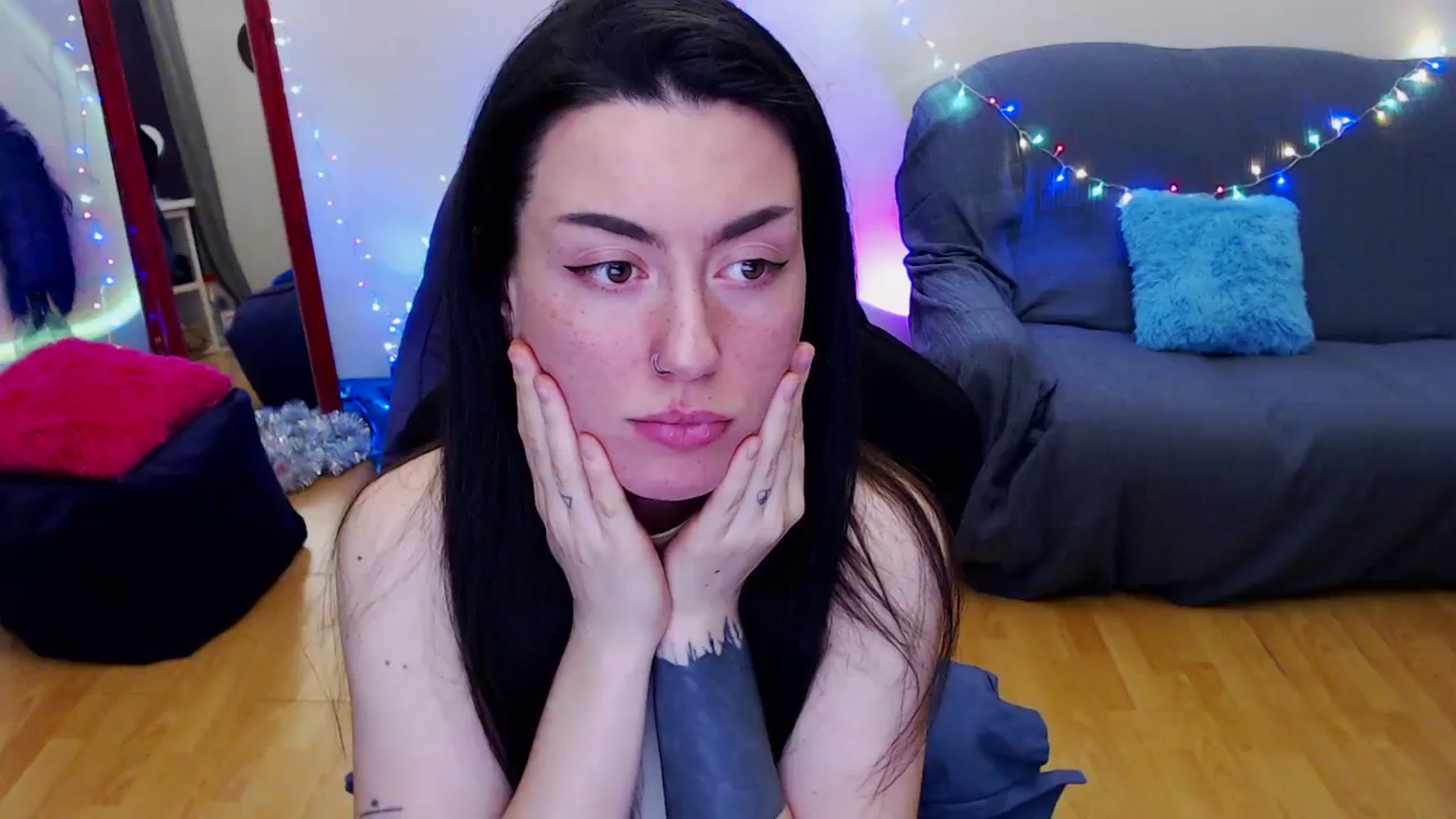 Gallery image thumbnail from Takemecloser's myfreecams stream on, 12/30/2023, 20:00 image 18 of 20