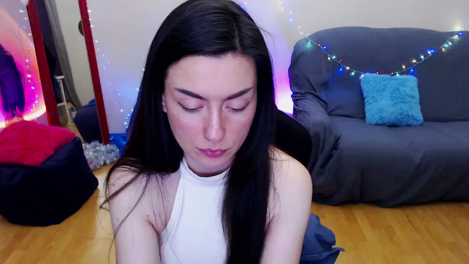Gallery image thumbnail from Takemecloser's myfreecams stream on, 12/30/2023, 20:00 image 1 of 20