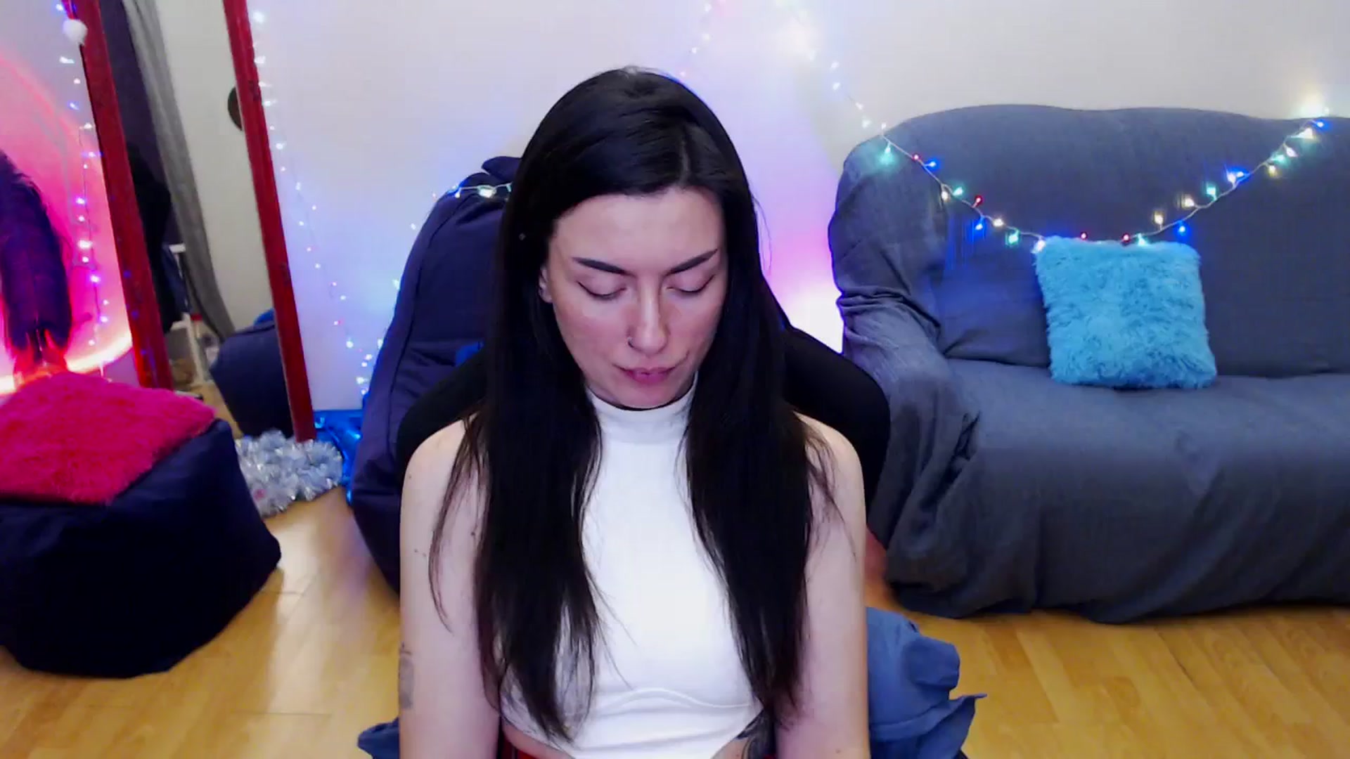 Gallery image thumbnail from Takemecloser's myfreecams stream on, 12/30/2023, 20:24 image 3 of 20