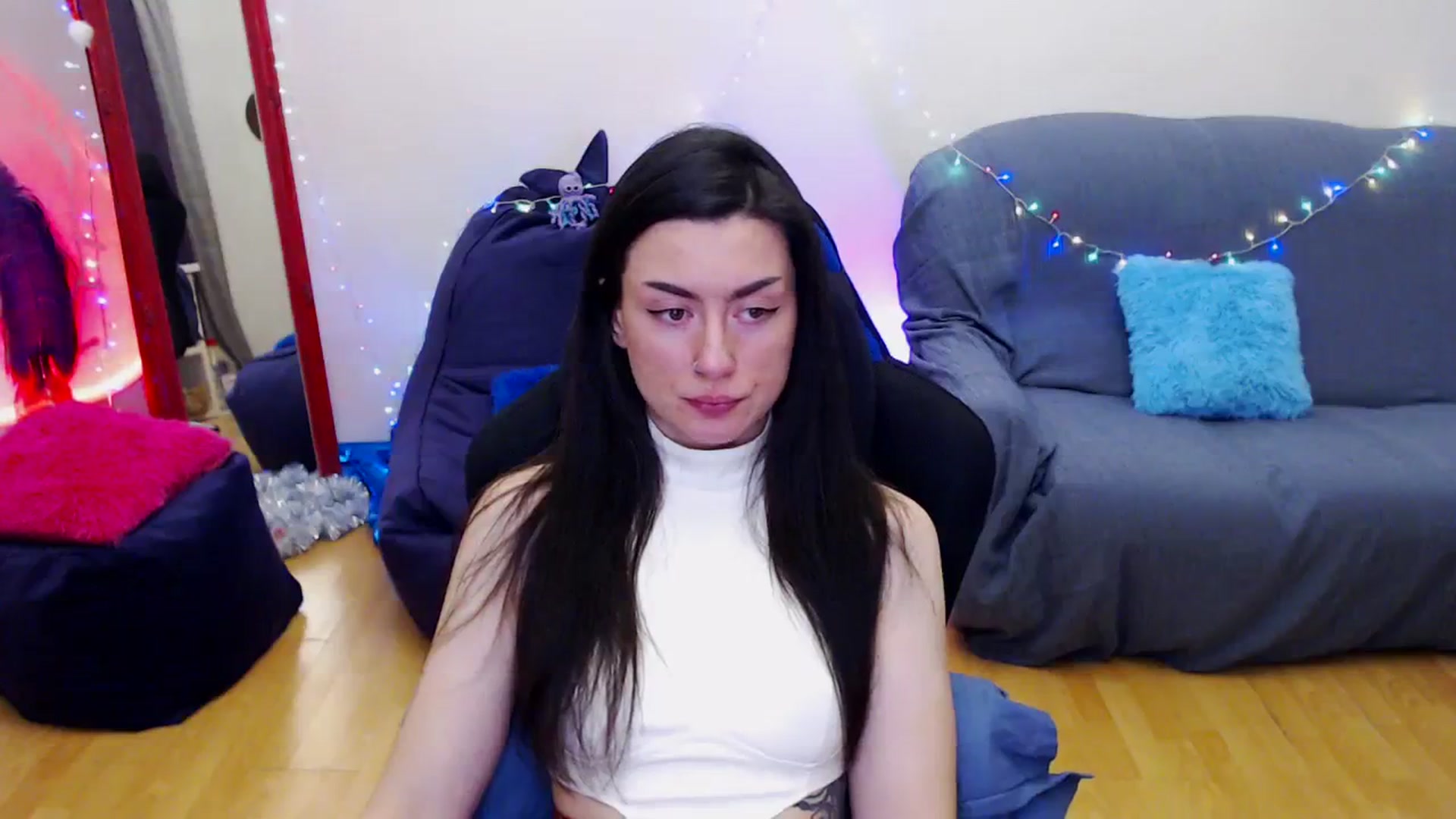 Gallery image thumbnail from Takemecloser's myfreecams stream on, 12/30/2023, 20:24 image 14 of 20