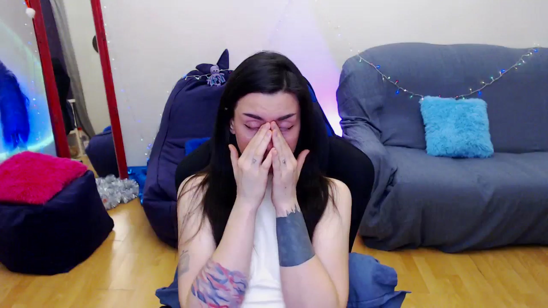 Gallery image thumbnail from Takemecloser's myfreecams stream on, 12/30/2023, 20:24 image 12 of 20