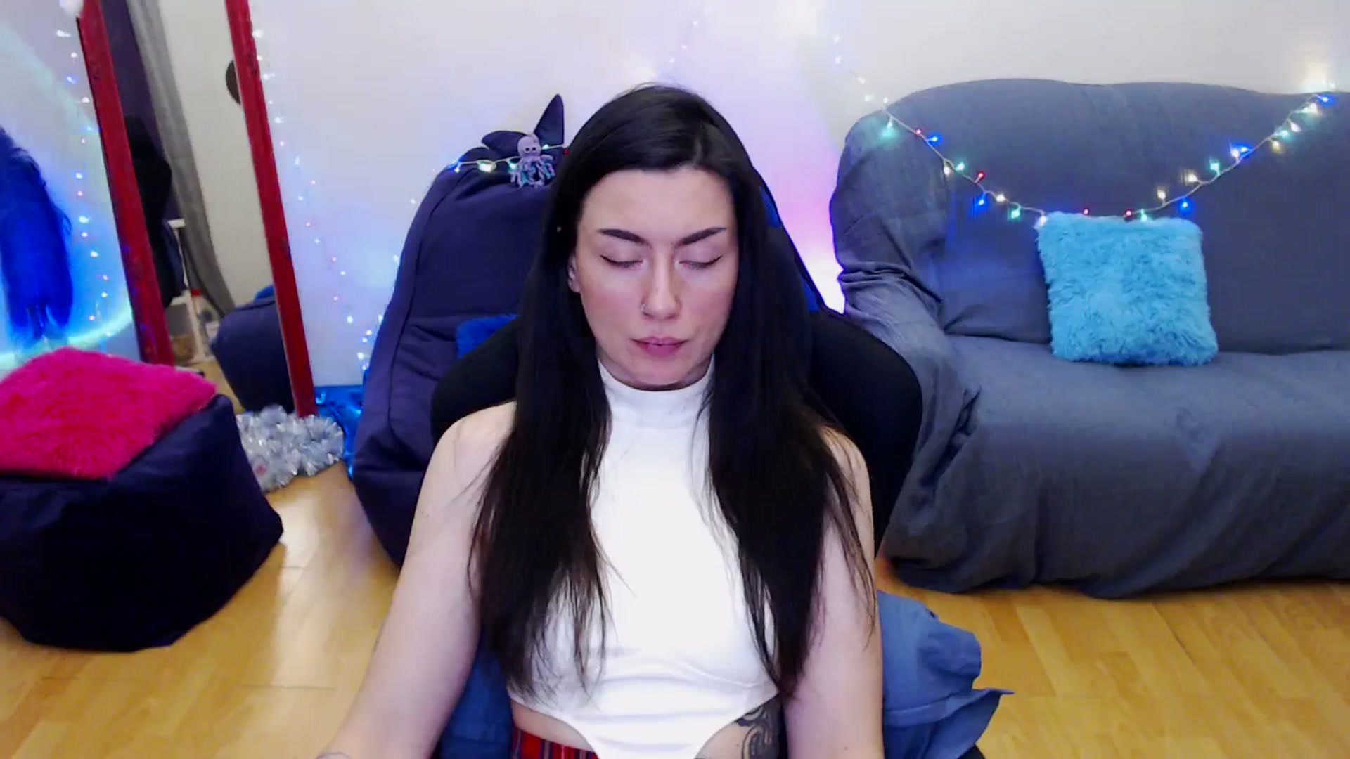 Gallery image thumbnail from Takemecloser's myfreecams stream on, 12/30/2023, 20:24 image 20 of 20