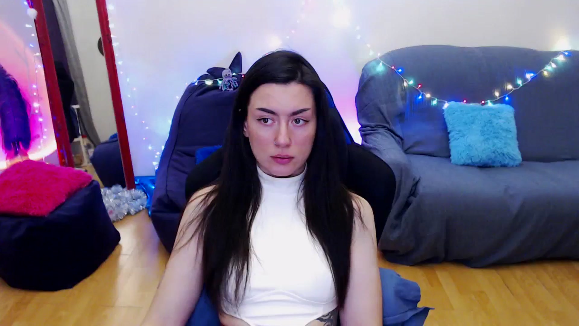 Gallery image thumbnail from Takemecloser's myfreecams stream on, 12/30/2023, 20:24 image 16 of 20