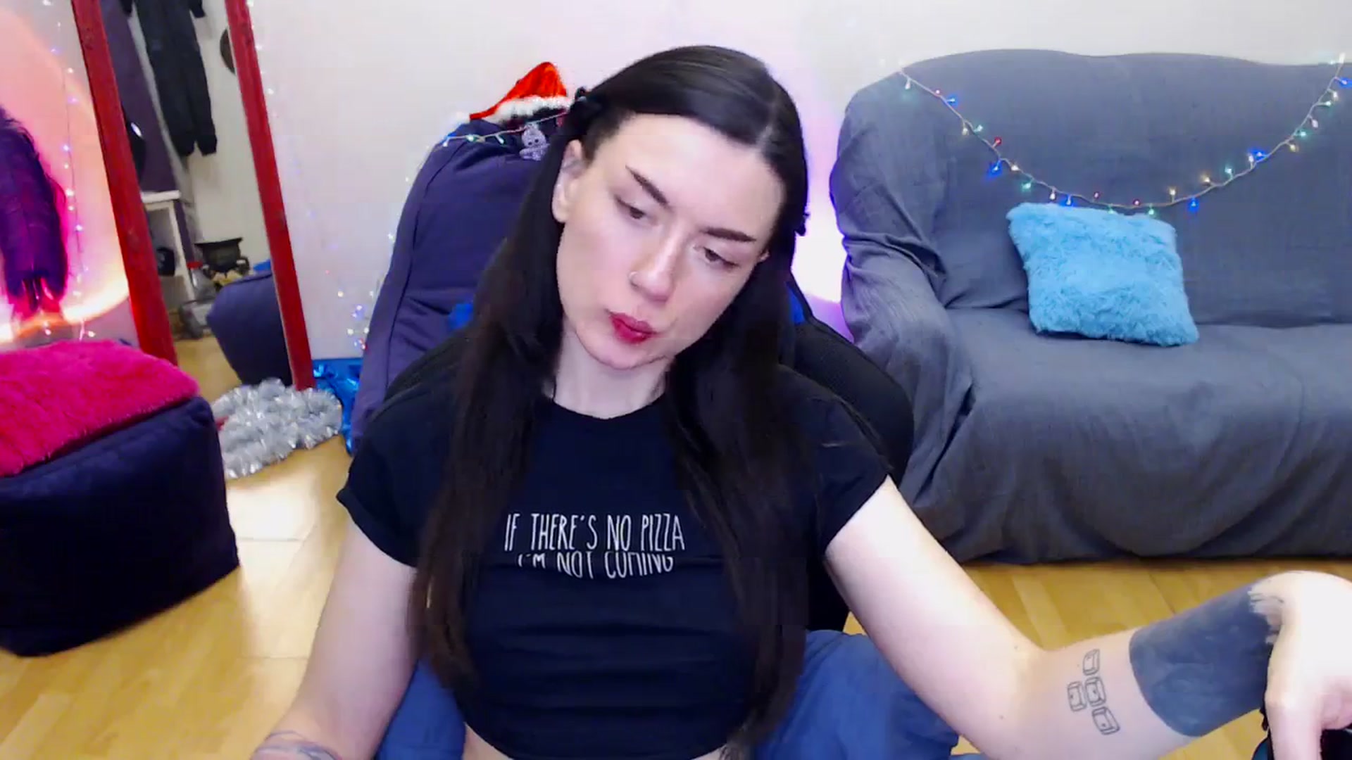 Gallery image thumbnail from Takemecloser's myfreecams stream on, 01/02/2024, 14:52 image 18 of 20