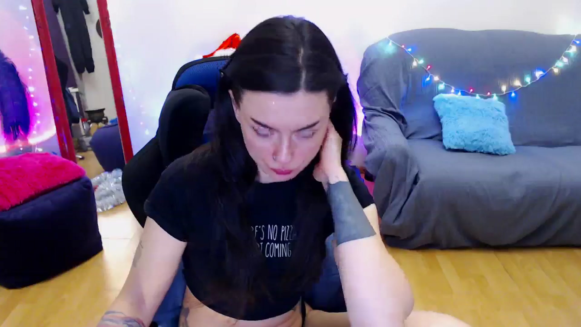 Gallery image thumbnail from Takemecloser's myfreecams stream on, 01/02/2024, 16:40 image 8 of 20