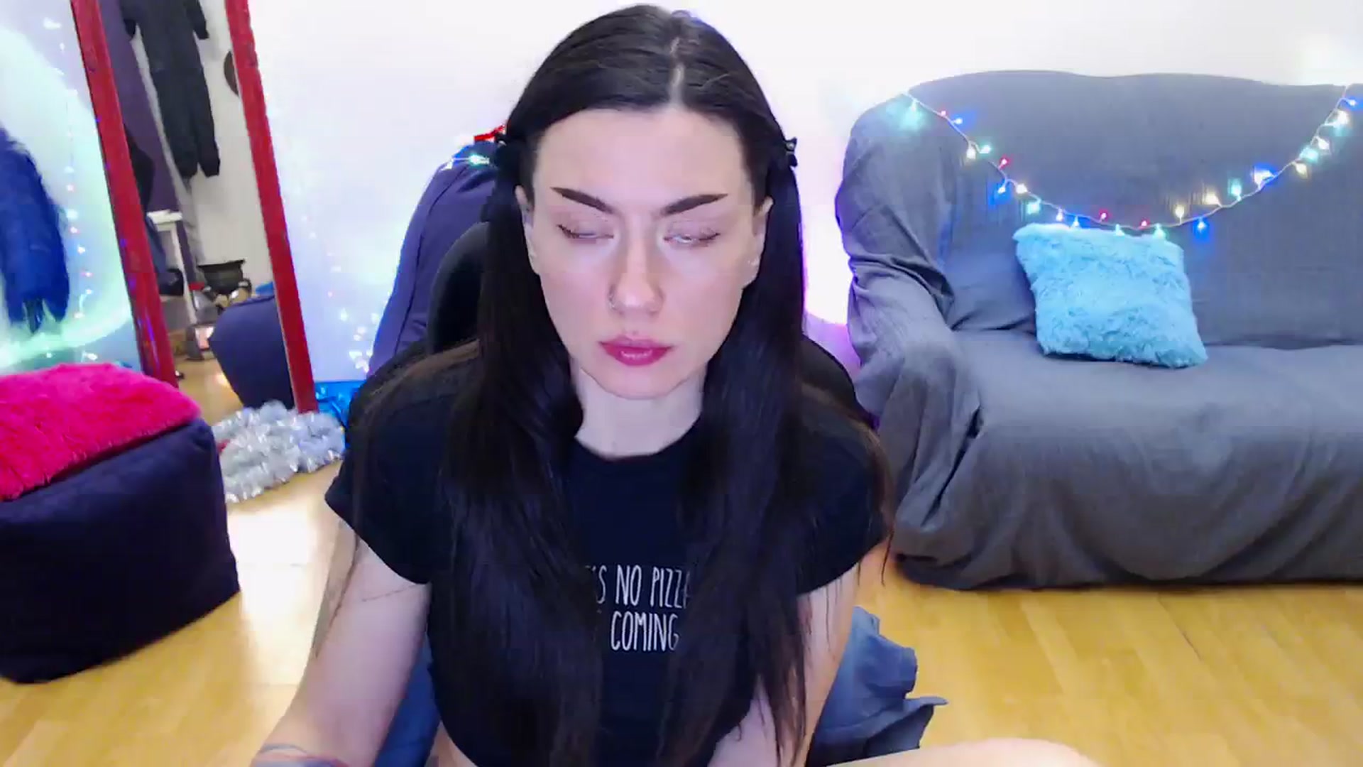 Gallery image thumbnail from Takemecloser's myfreecams stream on, 01/02/2024, 16:40 image 14 of 20