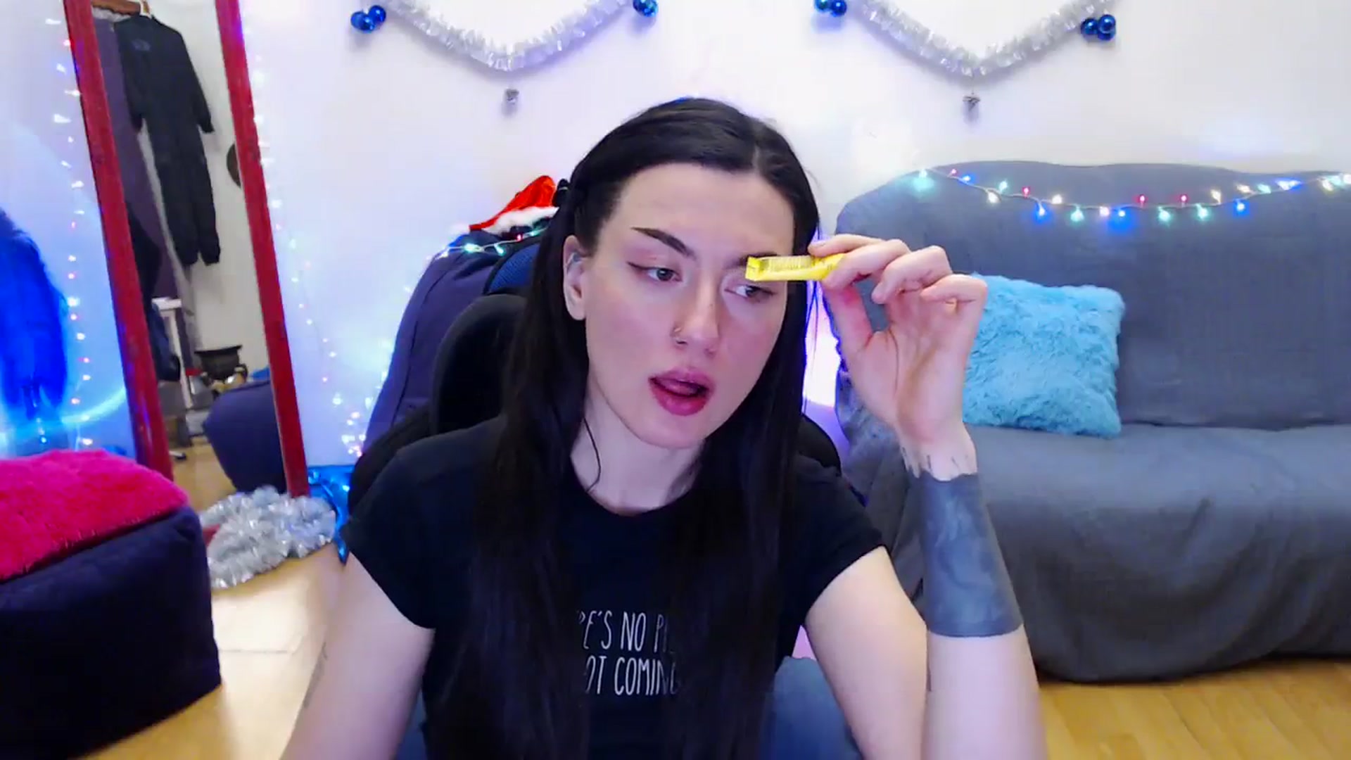 Gallery image thumbnail from Takemecloser's myfreecams stream on, 01/02/2024, 17:54 image 12 of 20