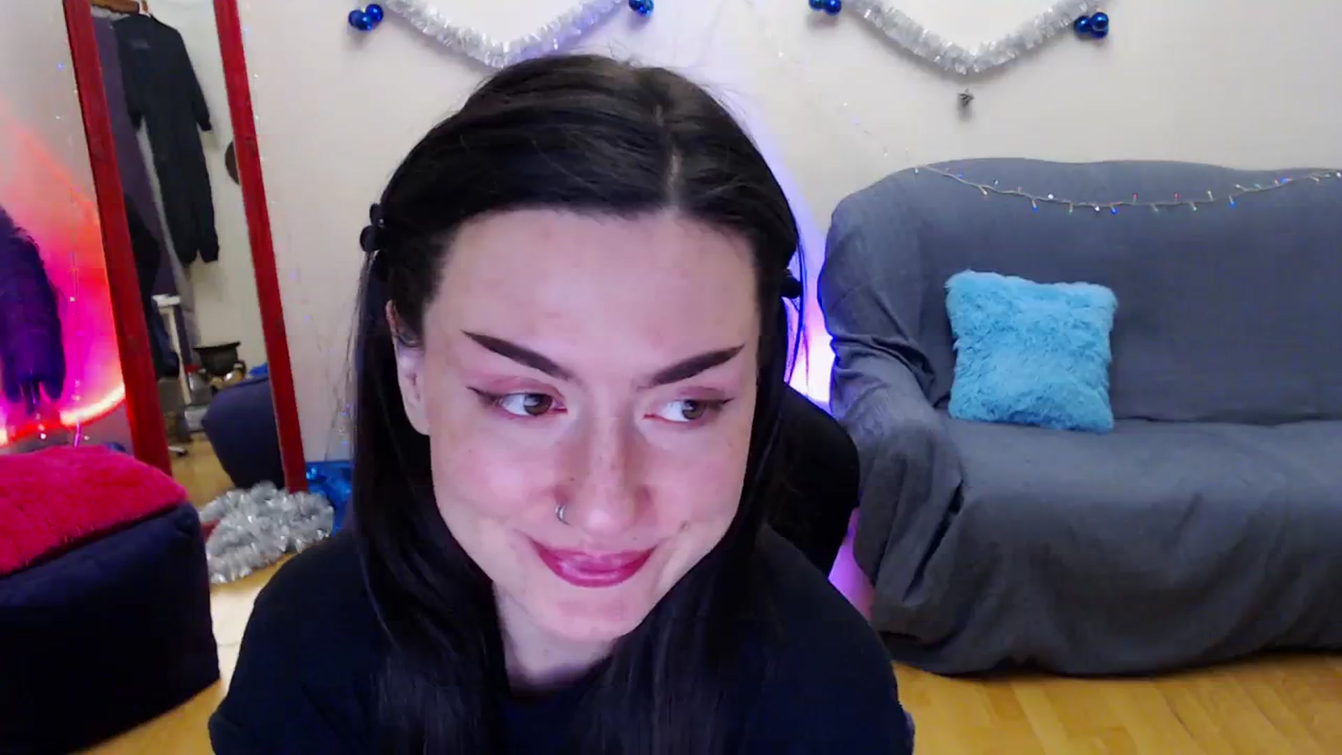 Gallery image thumbnail from Takemecloser's myfreecams stream on, 01/02/2024, 17:54 image 13 of 20