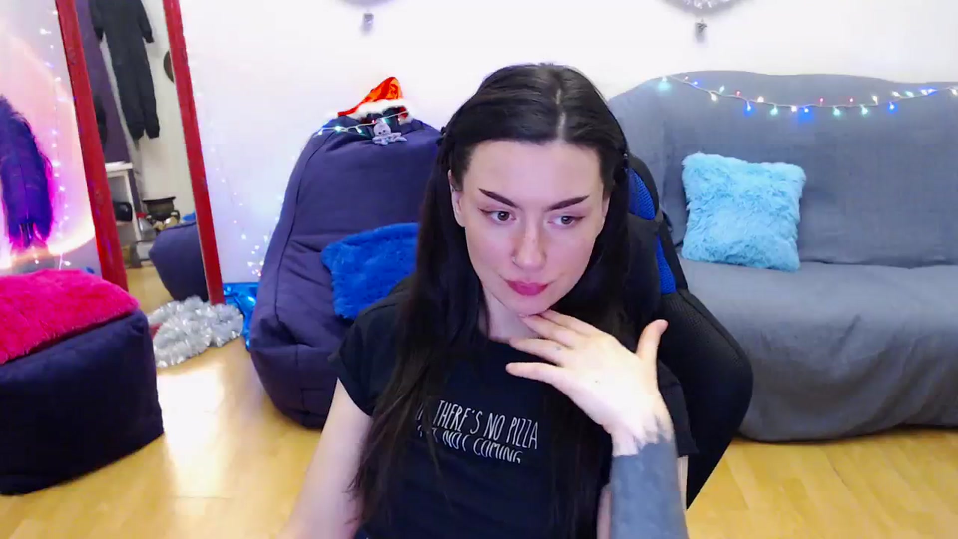 Gallery image thumbnail from Takemecloser's myfreecams stream on, 01/02/2024, 17:54 image 7 of 20