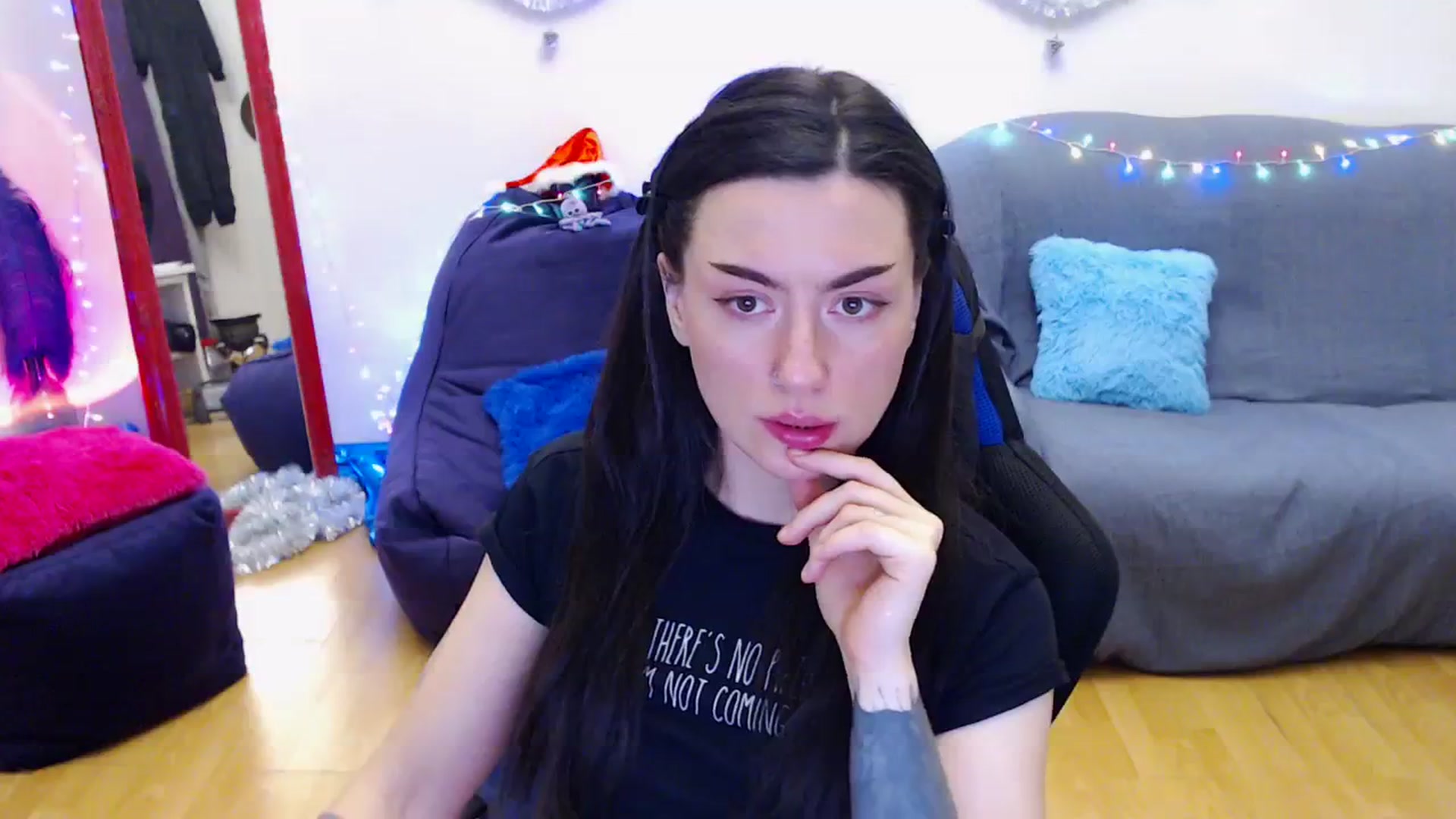 Gallery image thumbnail from Takemecloser's myfreecams stream on, 01/02/2024, 17:54 image 17 of 20