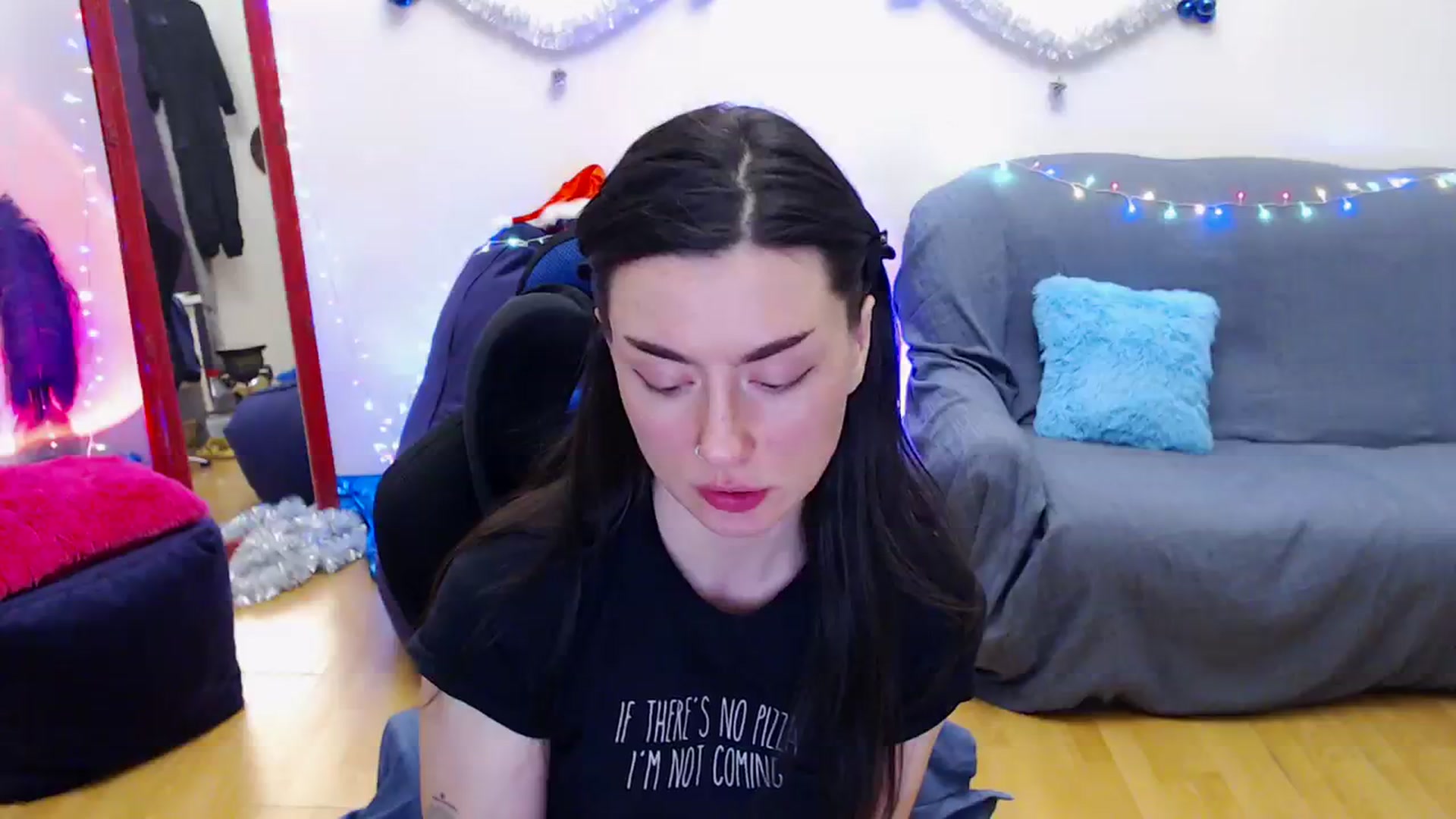 Gallery image thumbnail from Takemecloser's myfreecams stream on, 01/02/2024, 20:11 image 15 of 20