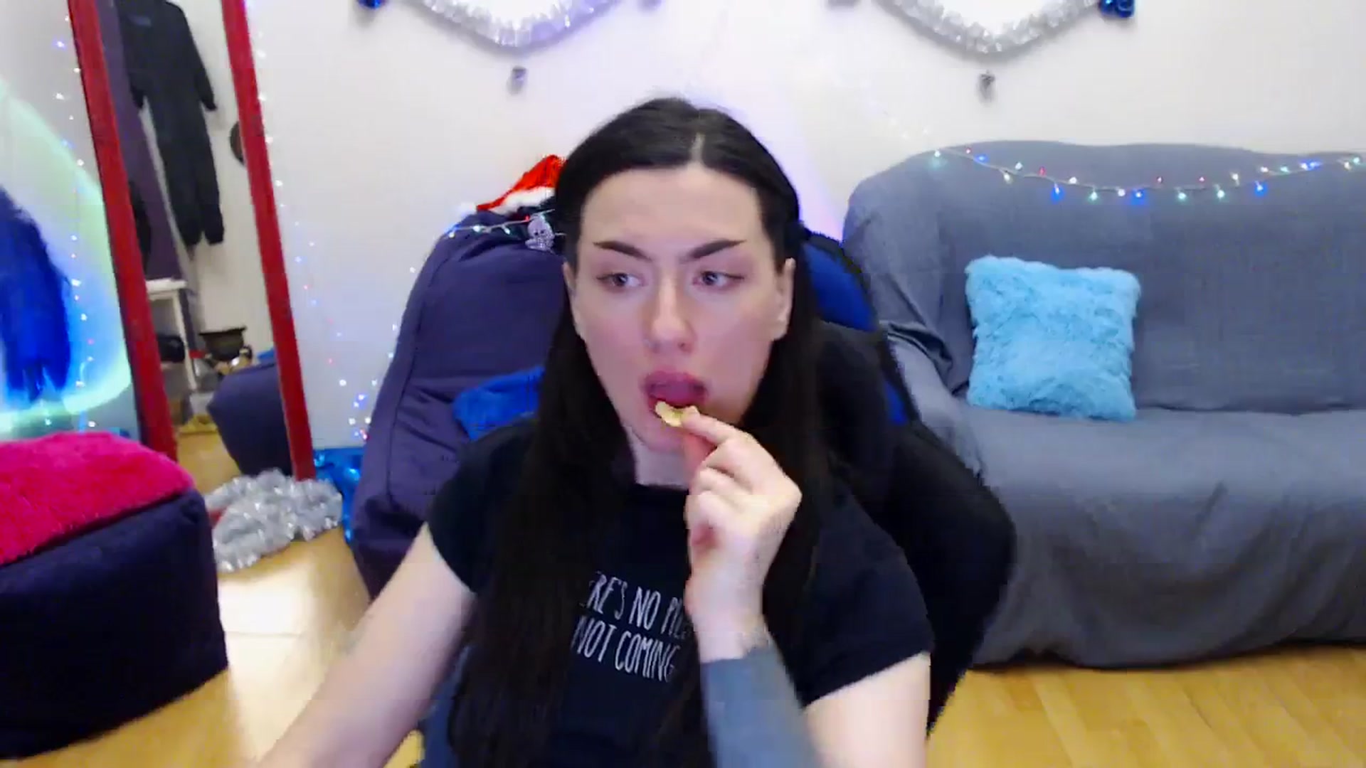 Gallery image thumbnail from Takemecloser's myfreecams stream on, 01/02/2024, 20:11 image 17 of 20