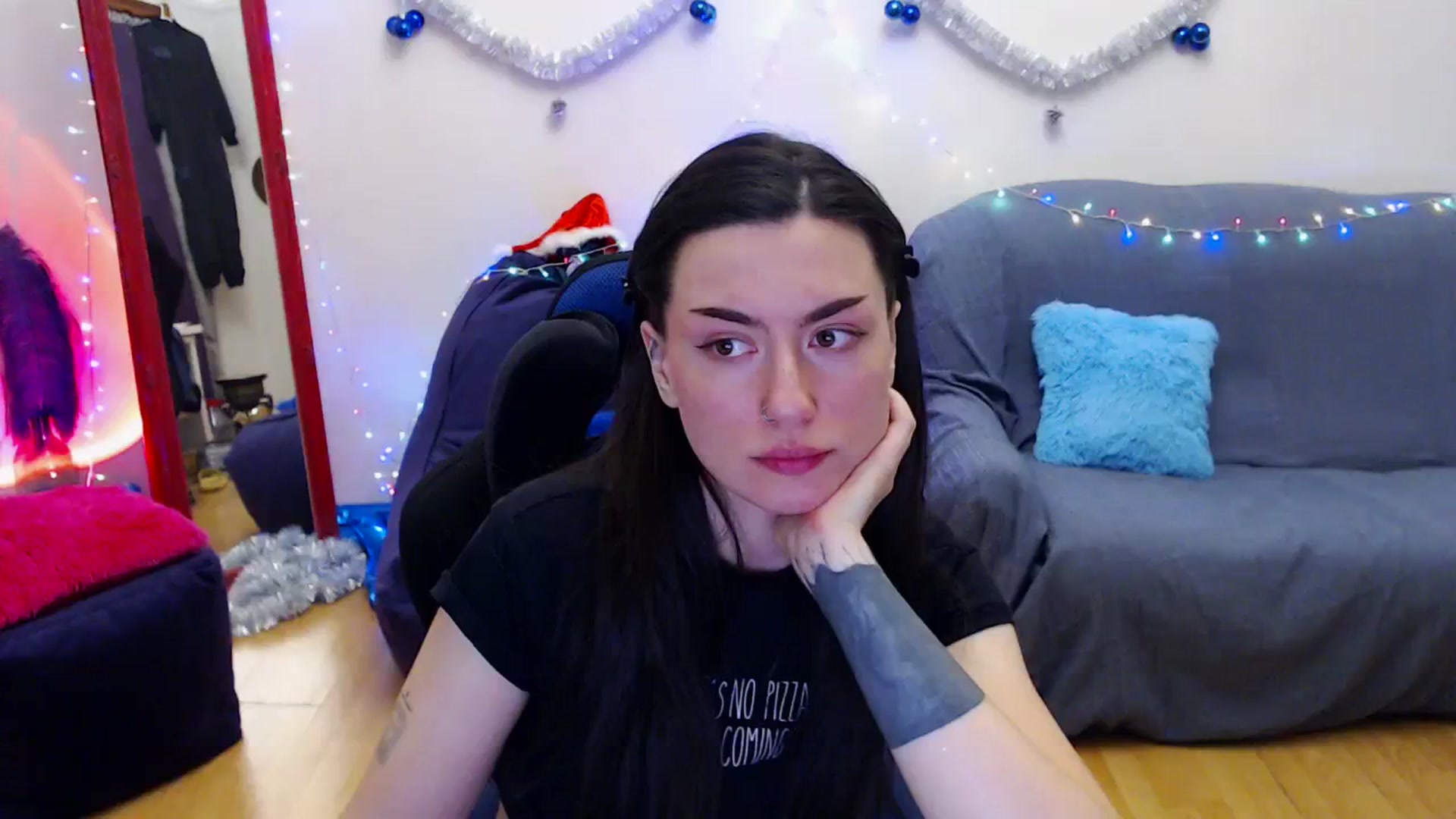 Gallery image thumbnail from Takemecloser's myfreecams stream on, 01/02/2024, 20:11 image 6 of 20
