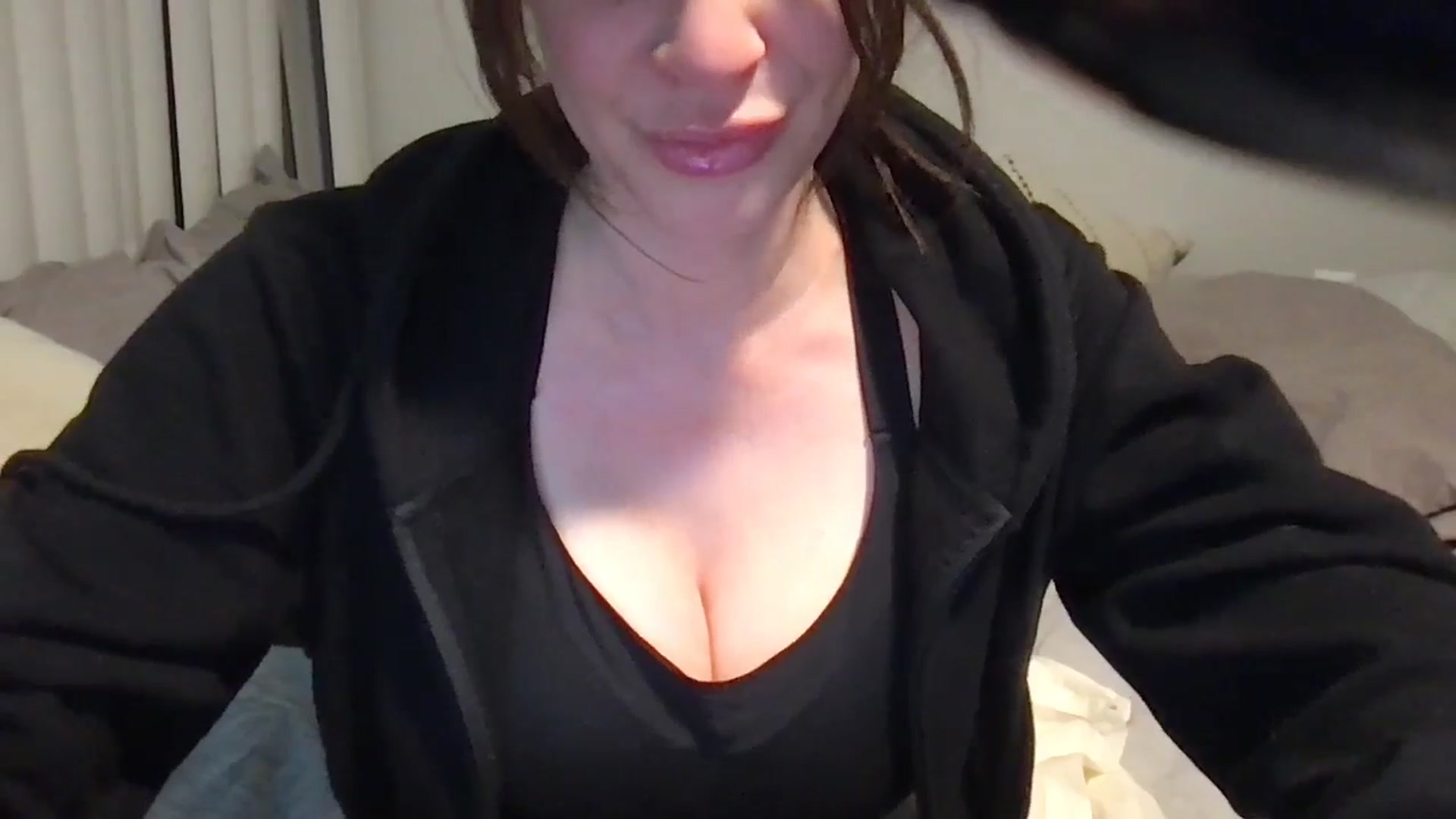 Gallery image thumbnail from TaliaShepard's myfreecams stream on, 01/13/2025, 07:17 image 17 of 20