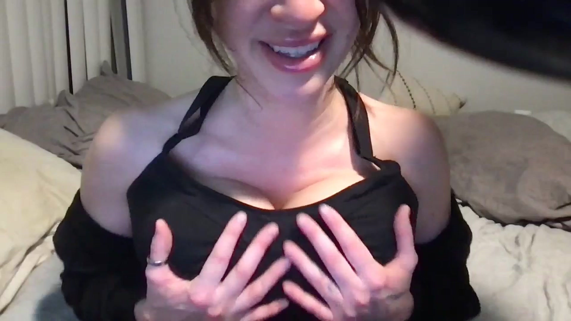 Gallery image thumbnail from TaliaShepard's myfreecams stream on, 01/13/2025, 07:17 image 14 of 20