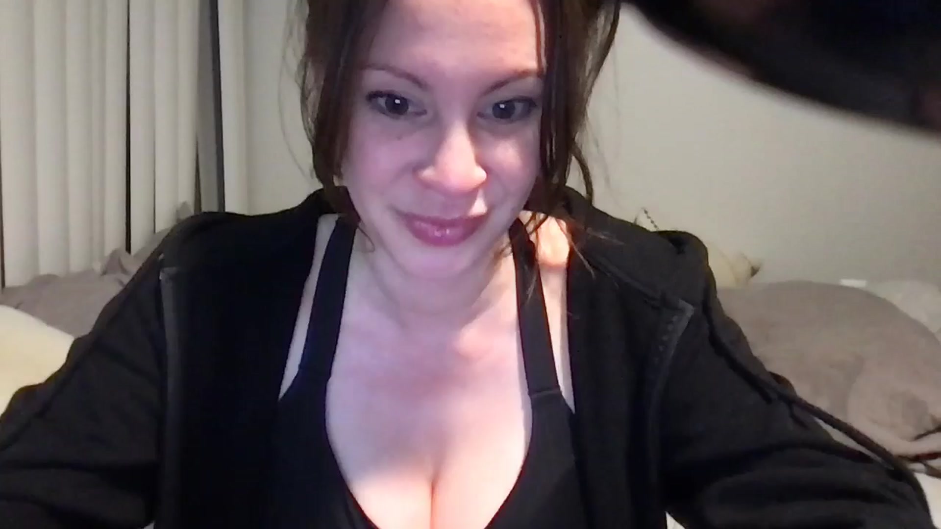 Gallery image thumbnail from TaliaShepard's myfreecams stream on, 01/13/2025, 07:17 image 12 of 20