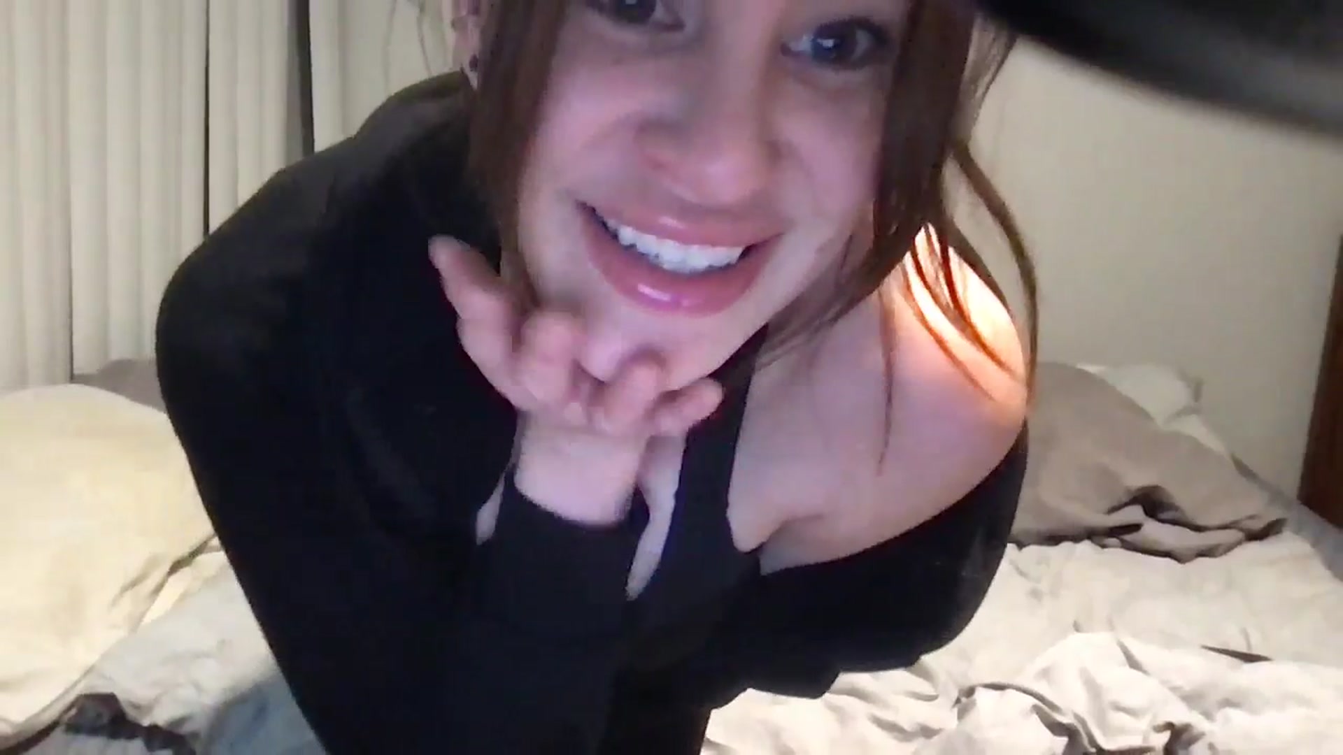 Gallery image thumbnail from TaliaShepard's myfreecams stream on, 01/13/2025, 07:17 image 9 of 20