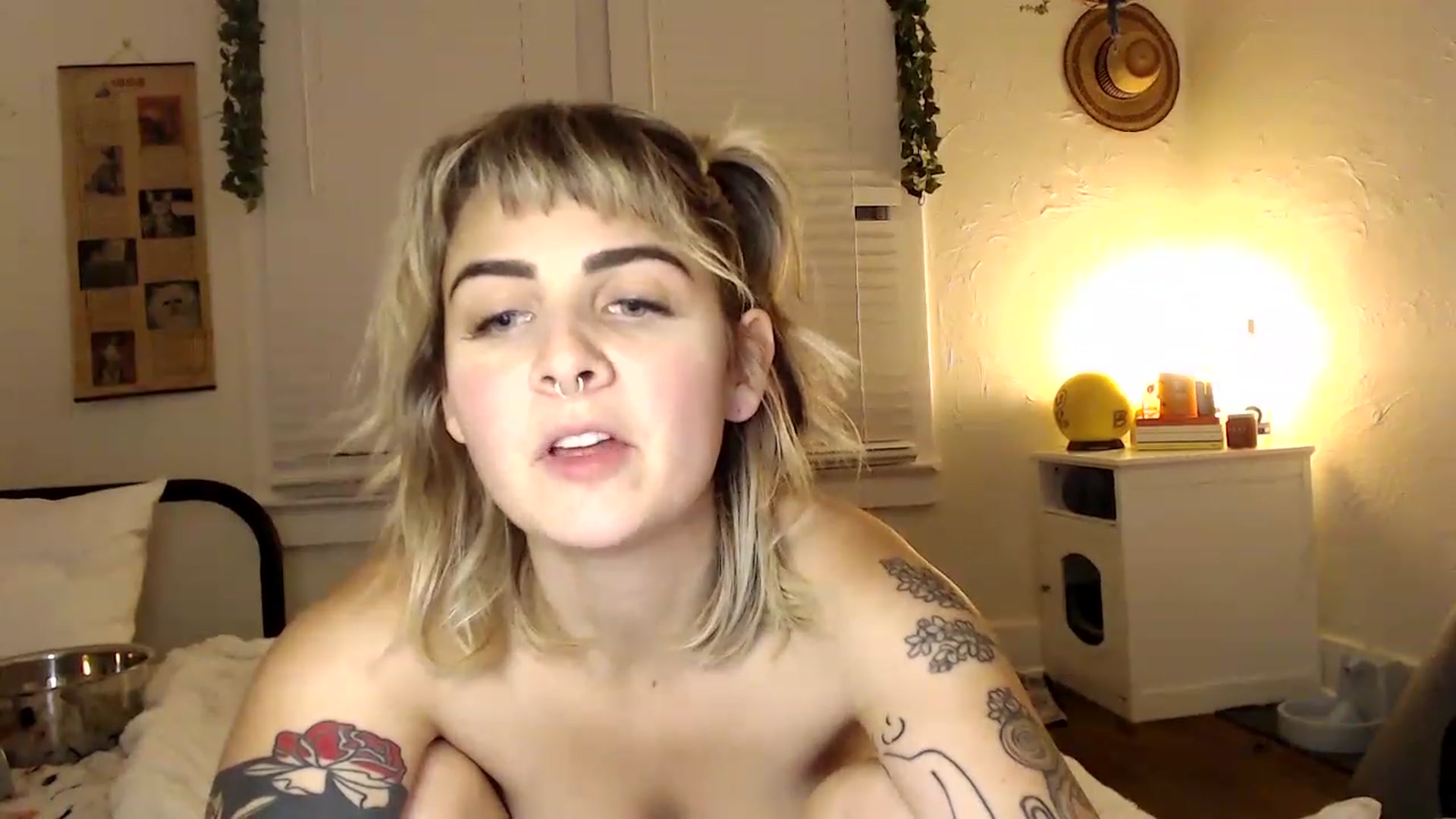 Gallery image thumbnail from Tallulahfox's myfreecams stream on, 12/05/2022, 07:08 image 17 of 20