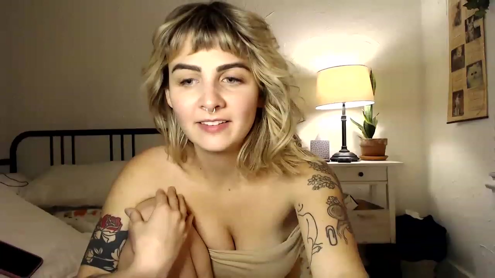 Gallery image thumbnail from Tallulahfox's myfreecams stream on, 12/09/2022, 24:02 image 11 of 20