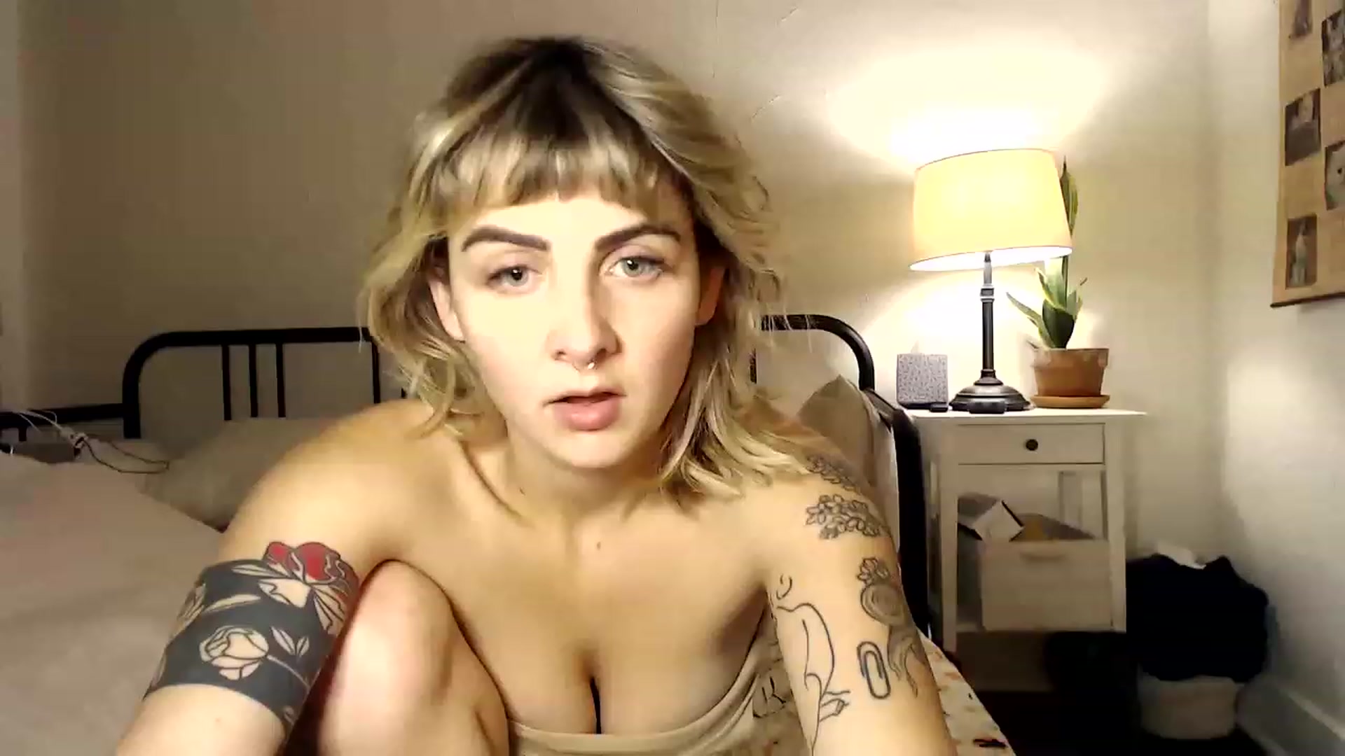 Gallery image thumbnail from Tallulahfox's myfreecams stream on, 12/09/2022, 01:34 image 6 of 20
