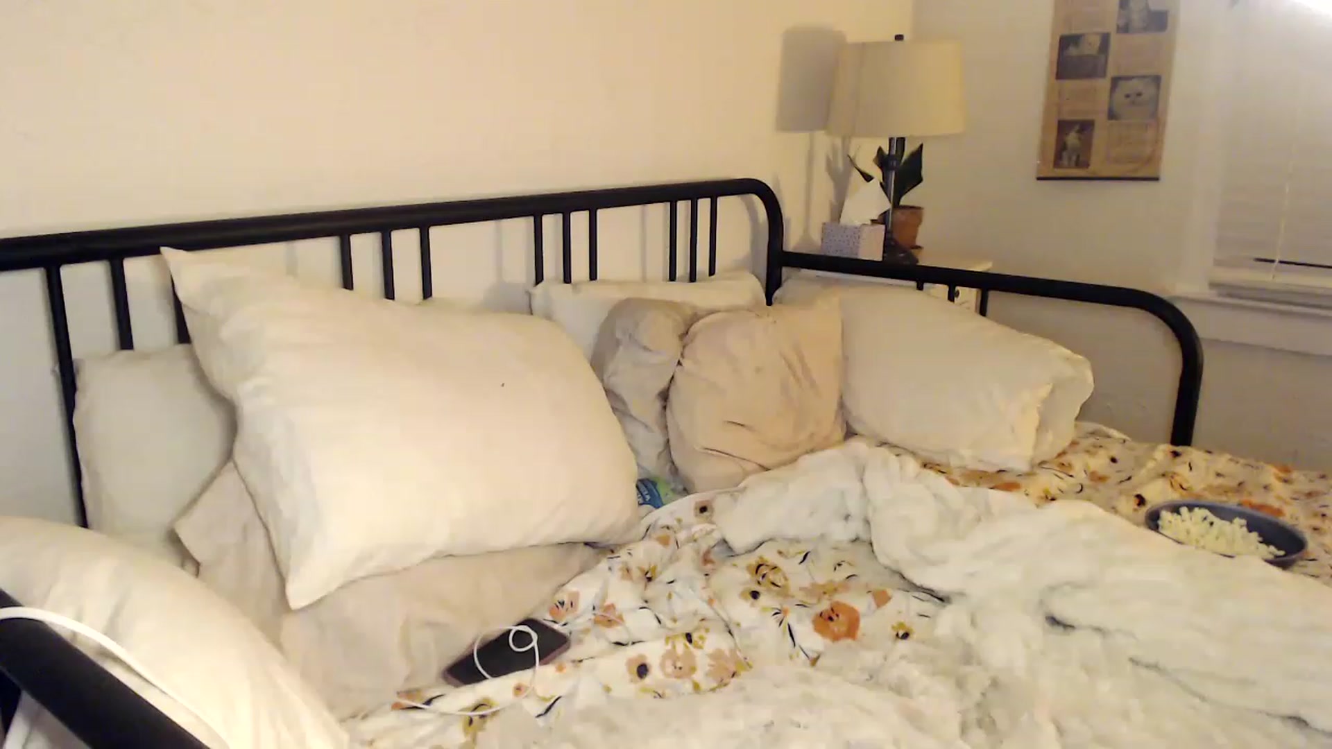 Gallery image thumbnail from Tallulahfox's myfreecams stream on, 12/12/2022, 02:27 image 5 of 20