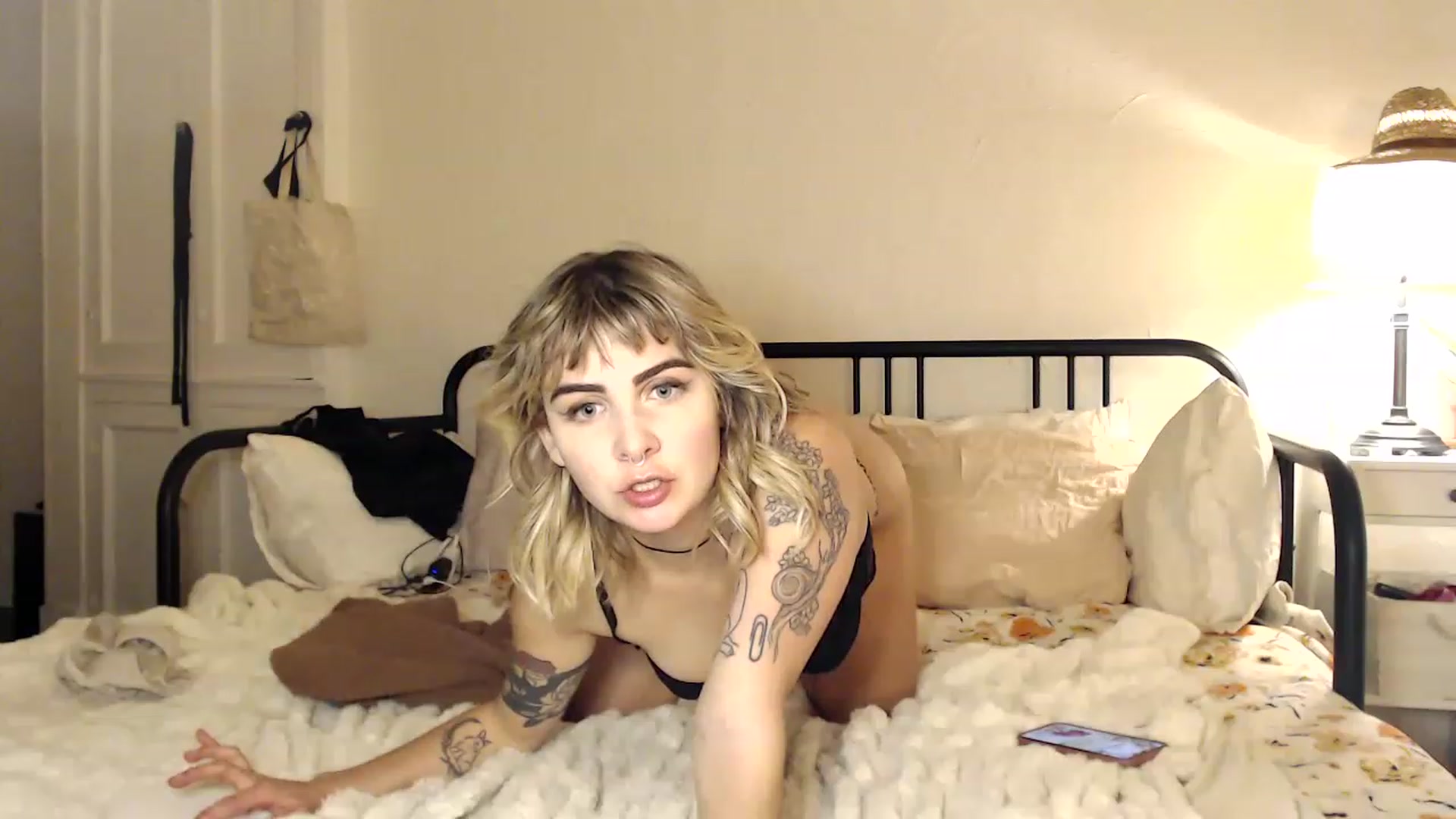 Gallery image thumbnail from Tallulahfox's myfreecams stream on, 12/22/2022, 02:31 image 8 of 20