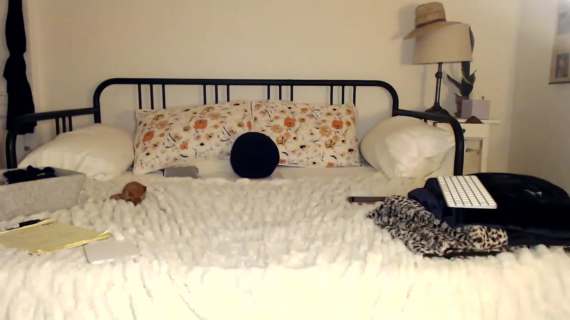 Gallery image thumbnail from Tallulahfox's myfreecams stream on, 12/30/2022, 02:59 image 16 of 20
