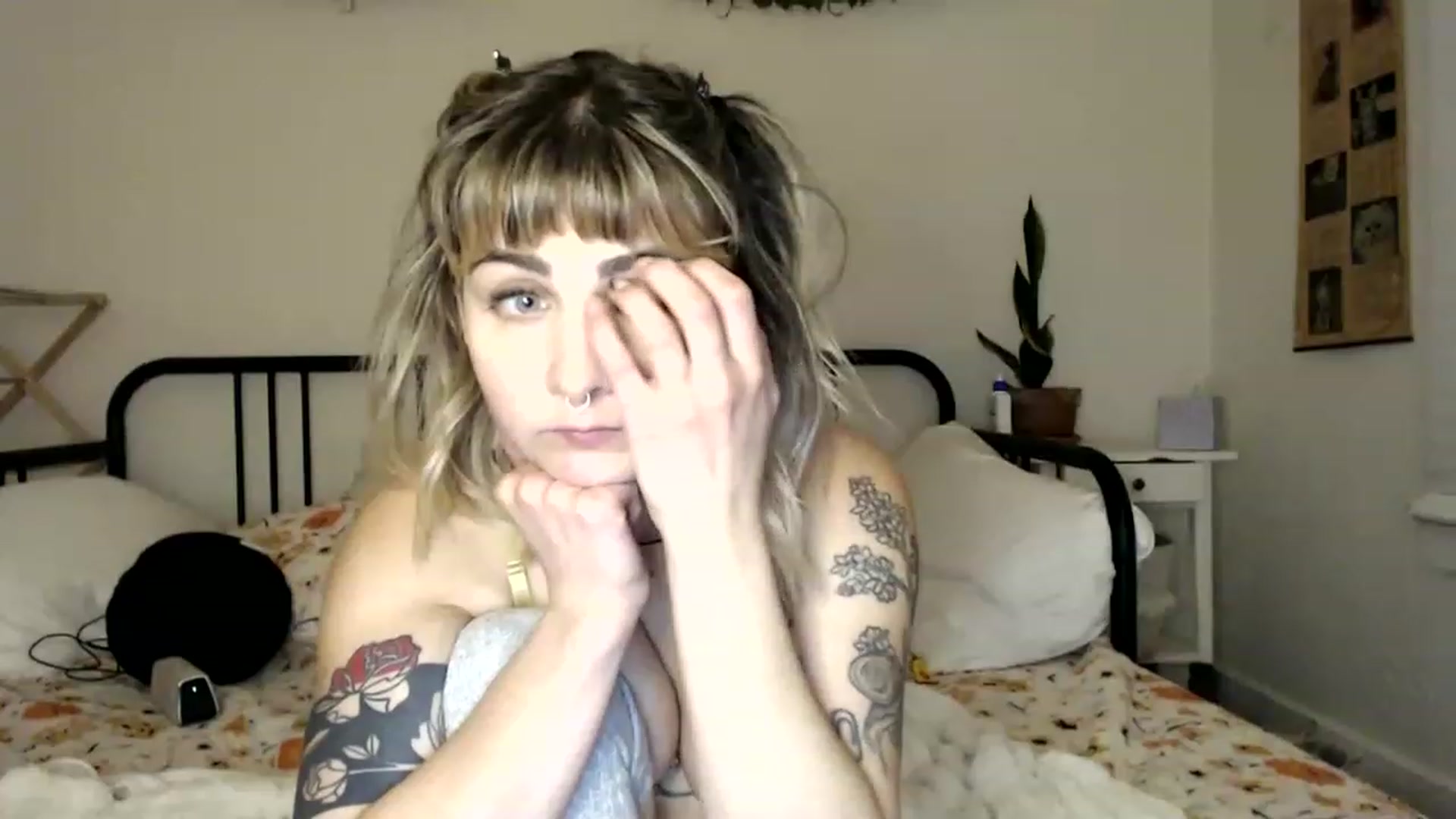 Gallery image thumbnail from Tallulahfox's myfreecams stream on, 01/03/2023, 03:09 image 15 of 20