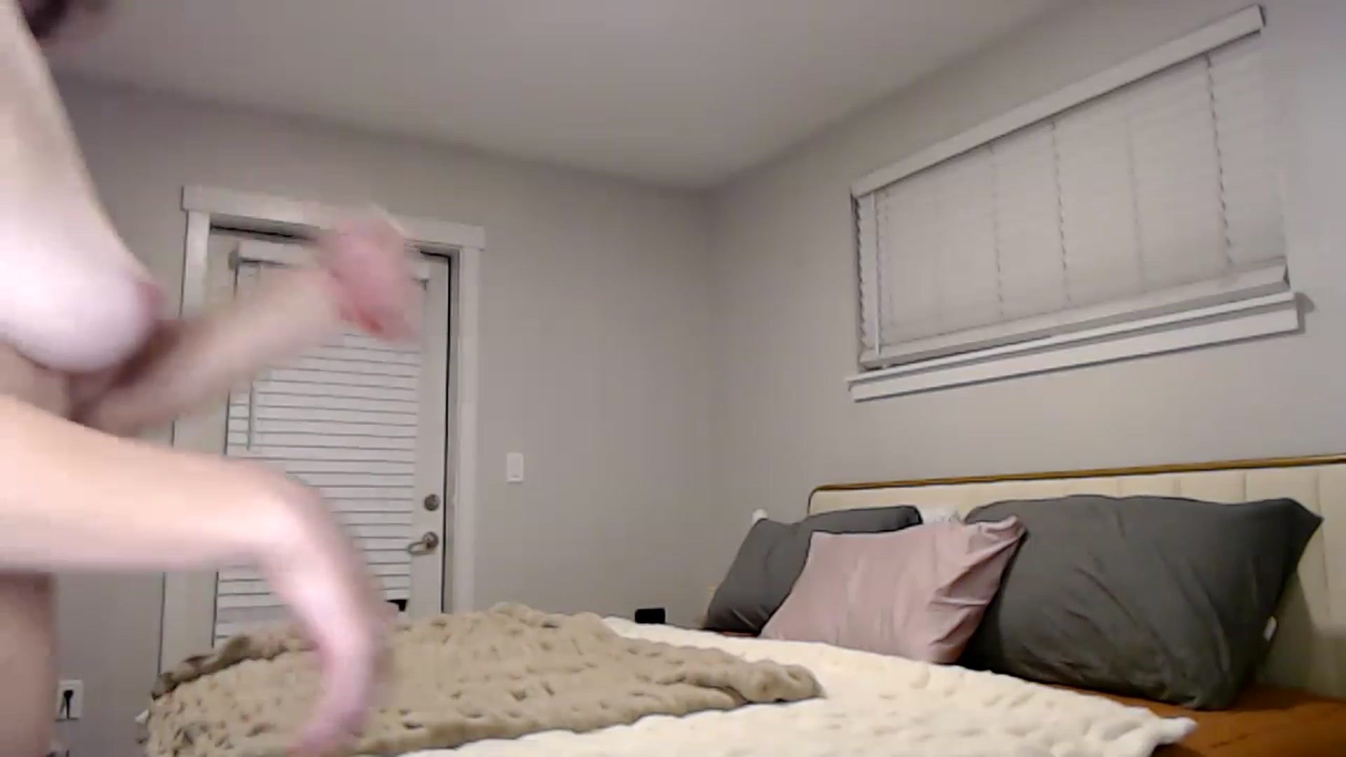 Gallery image thumbnail from Tallulahfox's myfreecams stream on, 02/09/2023, 07:05 image 4 of 20