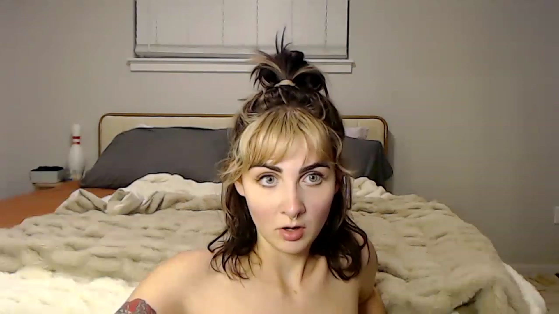 Gallery image thumbnail from Tallulahfox's myfreecams stream on, 02/17/2023, 05:28 image 16 of 20