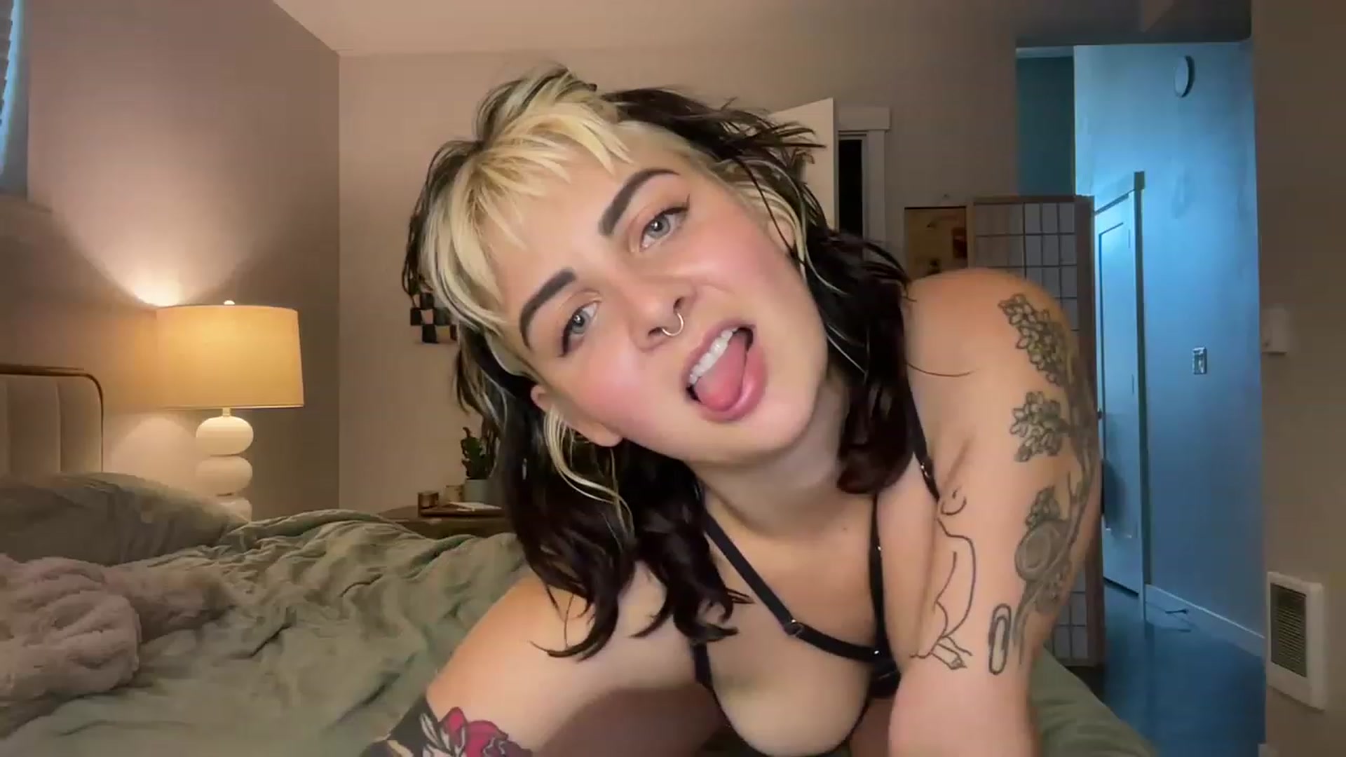 Gallery image thumbnail from Tallulahfox's myfreecams stream on, 08/13/2023, 23:58 image 17 of 20