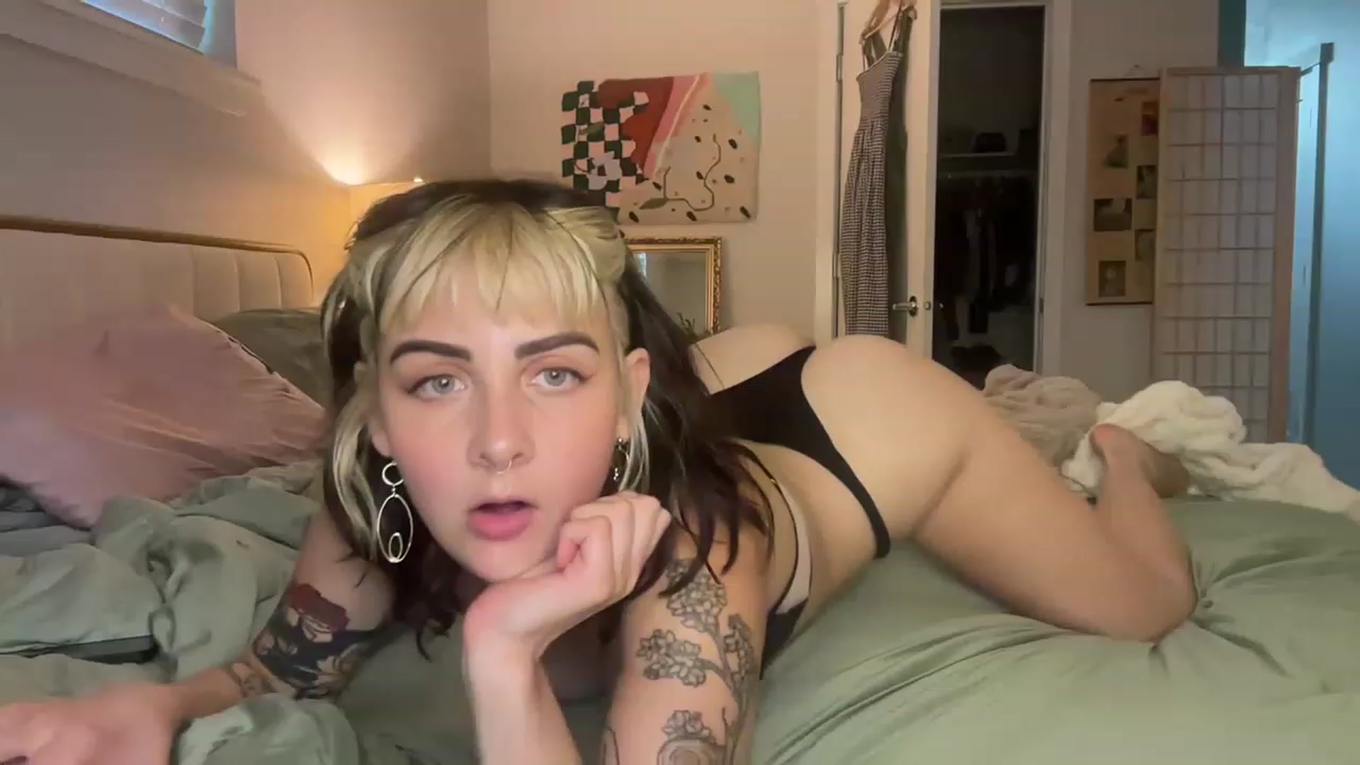 Gallery image thumbnail from Tallulahfox's myfreecams stream on, 08/15/2023, 02:29 image 5 of 20