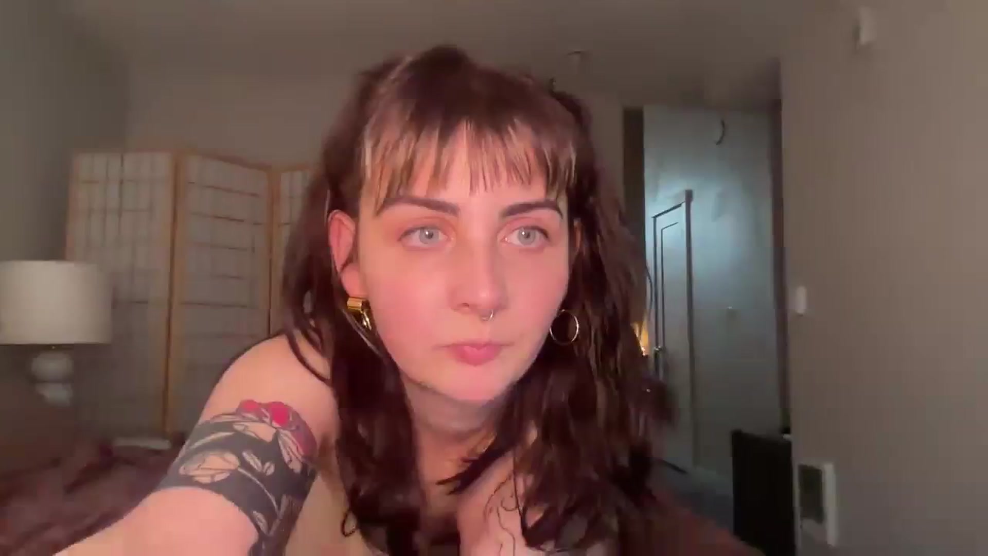Gallery image thumbnail from Tallulahfox's myfreecams stream on, 04/14/2024, 01:52 image 10 of 20