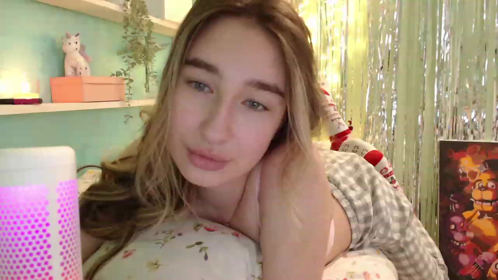 Gallery image thumbnail from Tama_gotchi's myfreecams stream on, 12/23/2022, 08:47 image 15 of 20