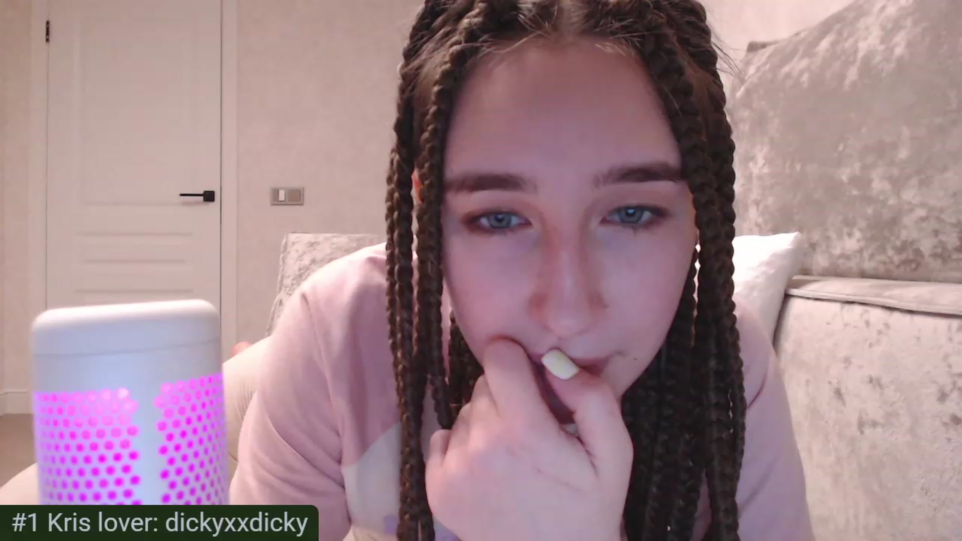 Gallery image thumbnail from Tama_gotchi's myfreecams stream on, 03/13/2023, 14:58 image 3 of 20
