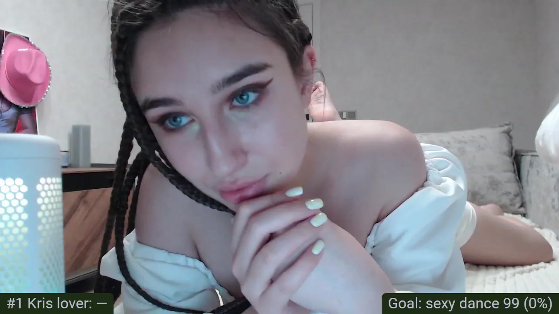 Gallery image thumbnail from Tama_gotchi's myfreecams stream on, 03/22/2023, 17:46 image 11 of 20